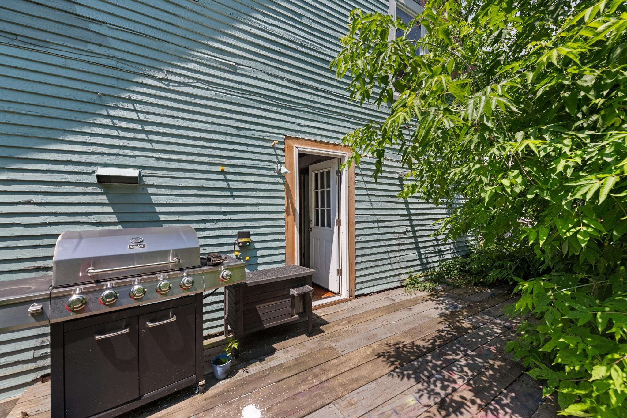 8 Oak Hill Street Property Photo 42