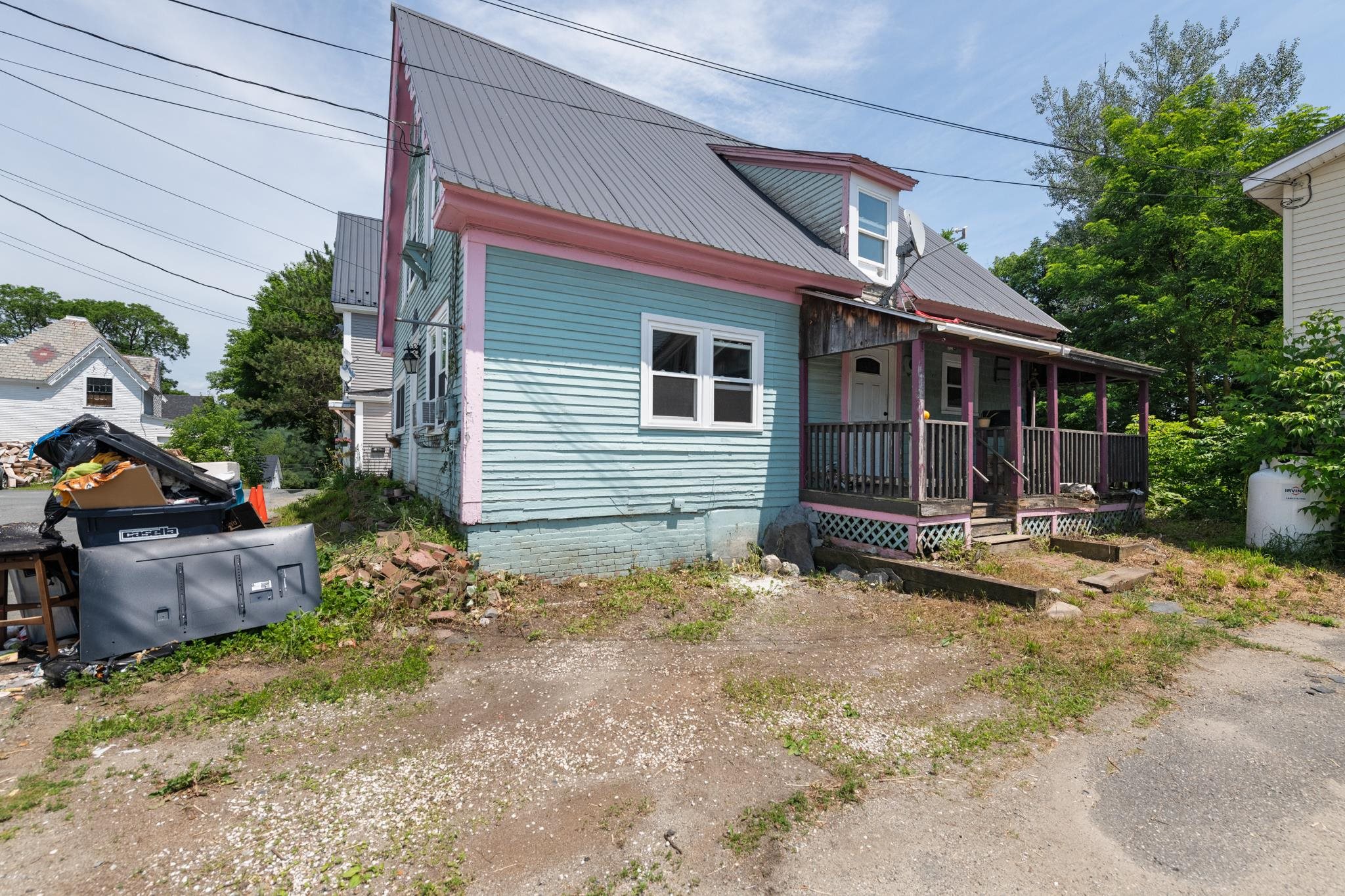 8 Oak Hill Street Property Photo 44