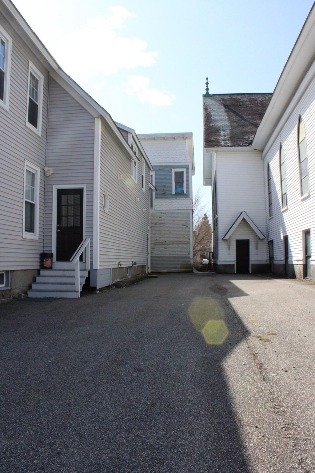 644 Pine Street Property Photo 3