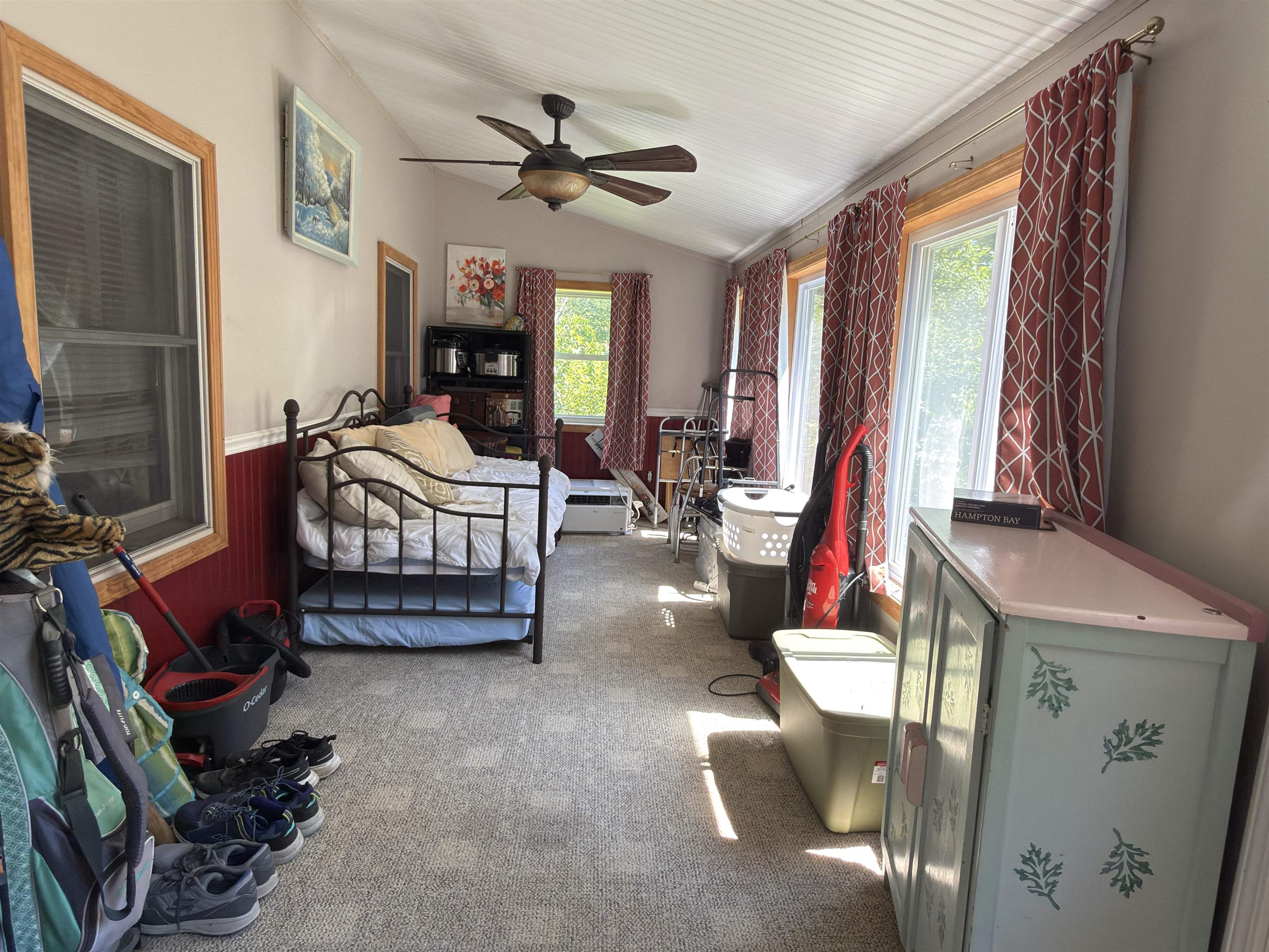 112 S Winchester Street Property Photo 5