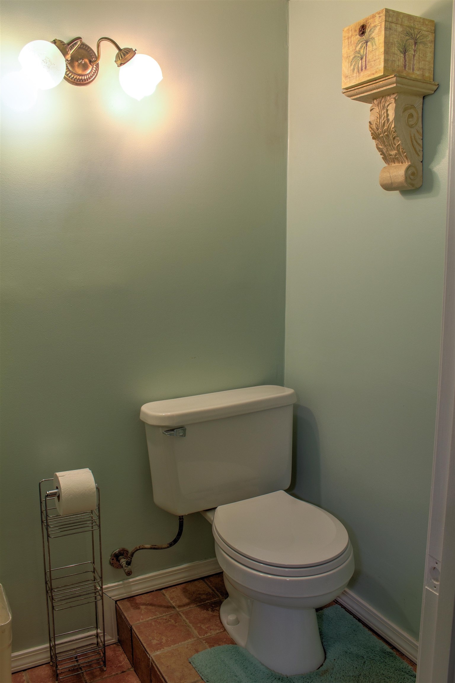 112 S Winchester Street Property Photo 8