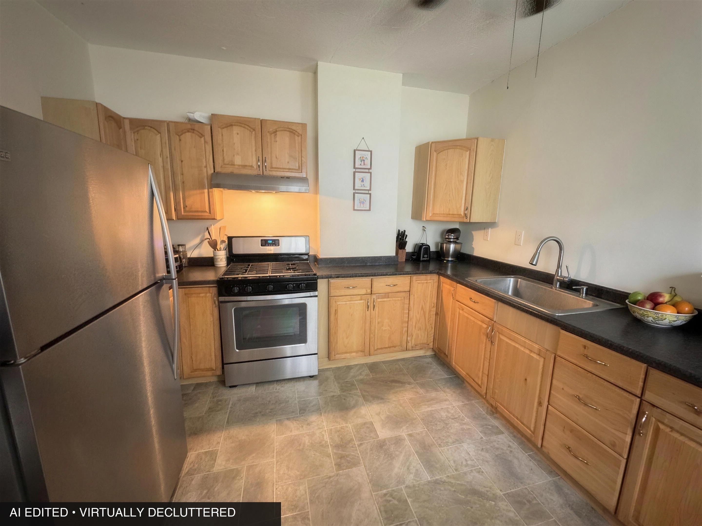 179-181 N State Street Property Photo 4