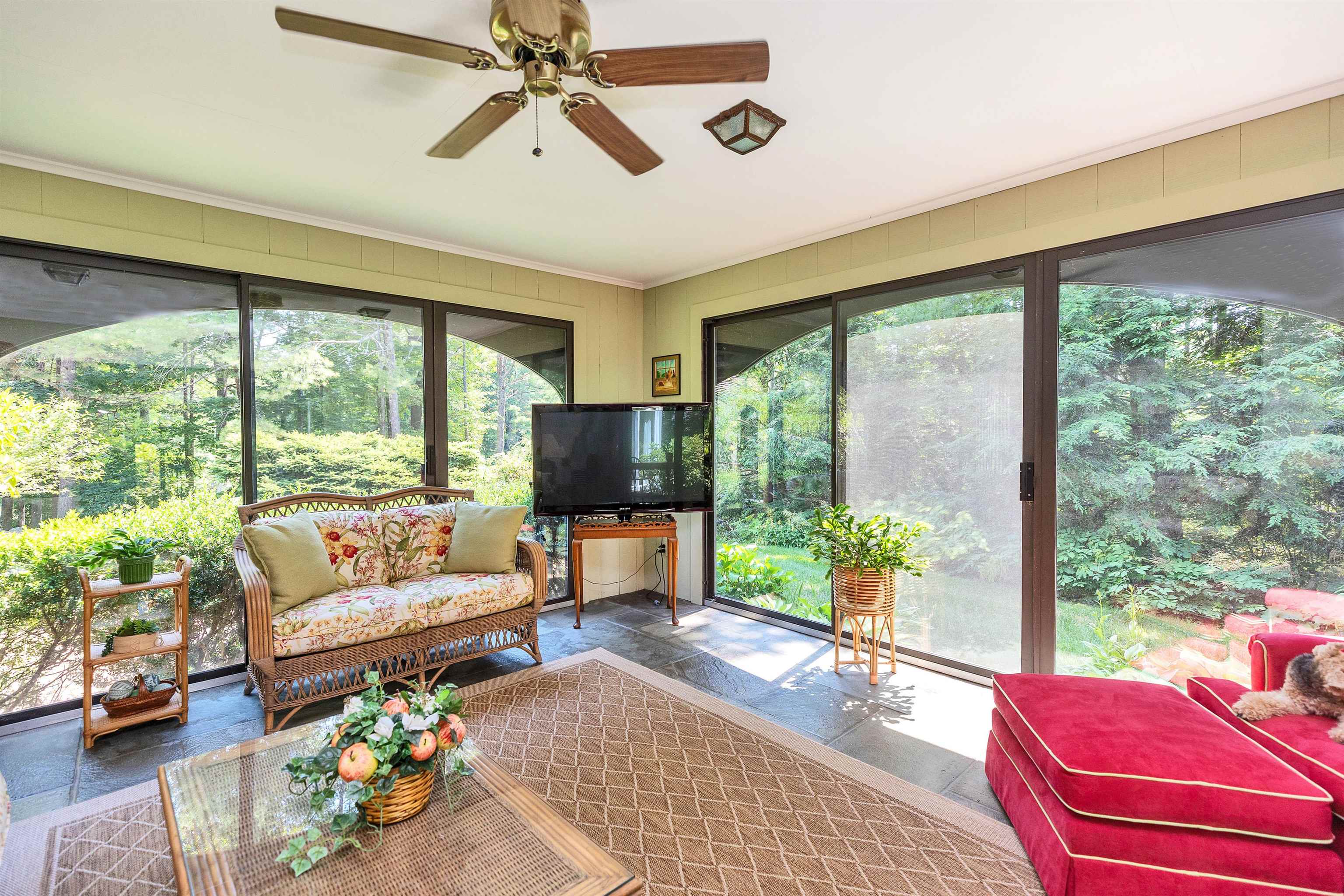 7 Melendy Hollow Property Photo 18