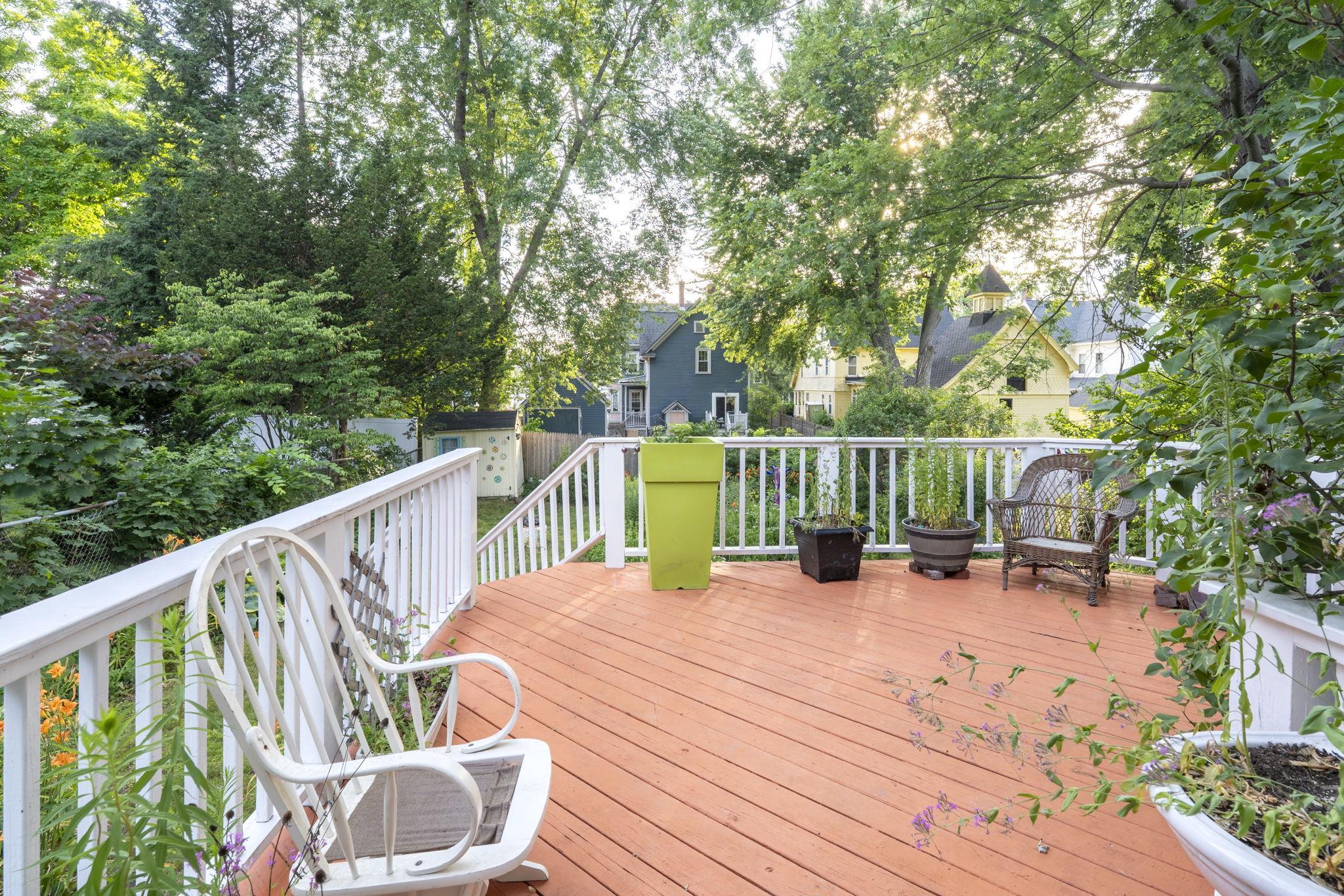 414 Walnut Street Property Photo 9