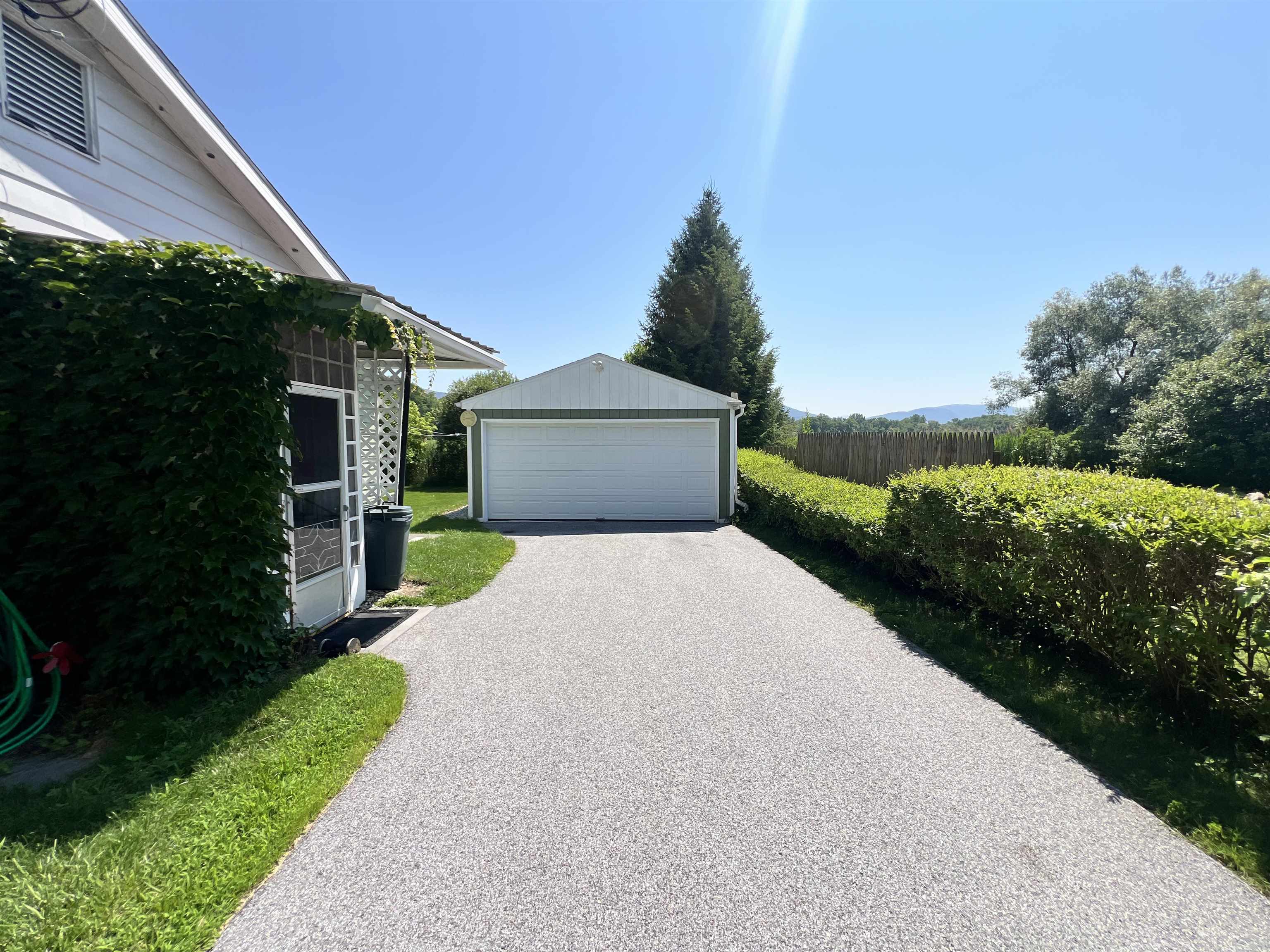 140 Dorr Drive Property Photo 2