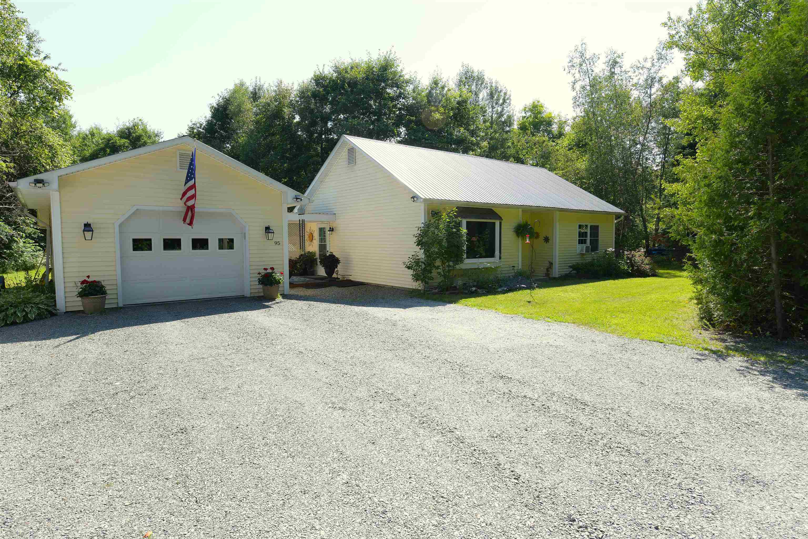 95 Gilly Drive Property Photo 1