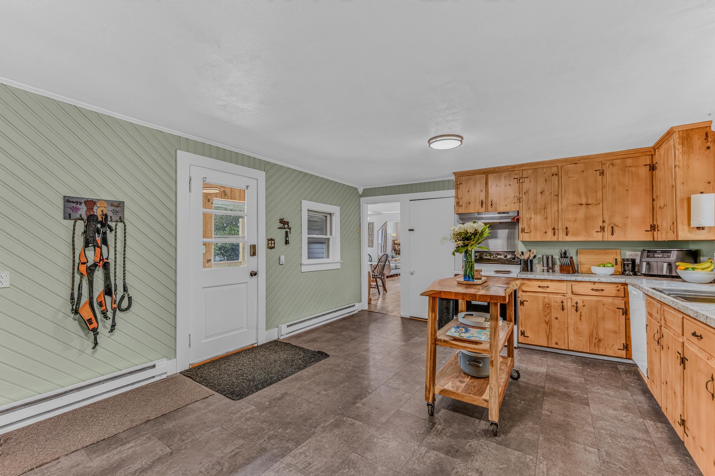 59 S. Lunenburg Road Property Photo 4