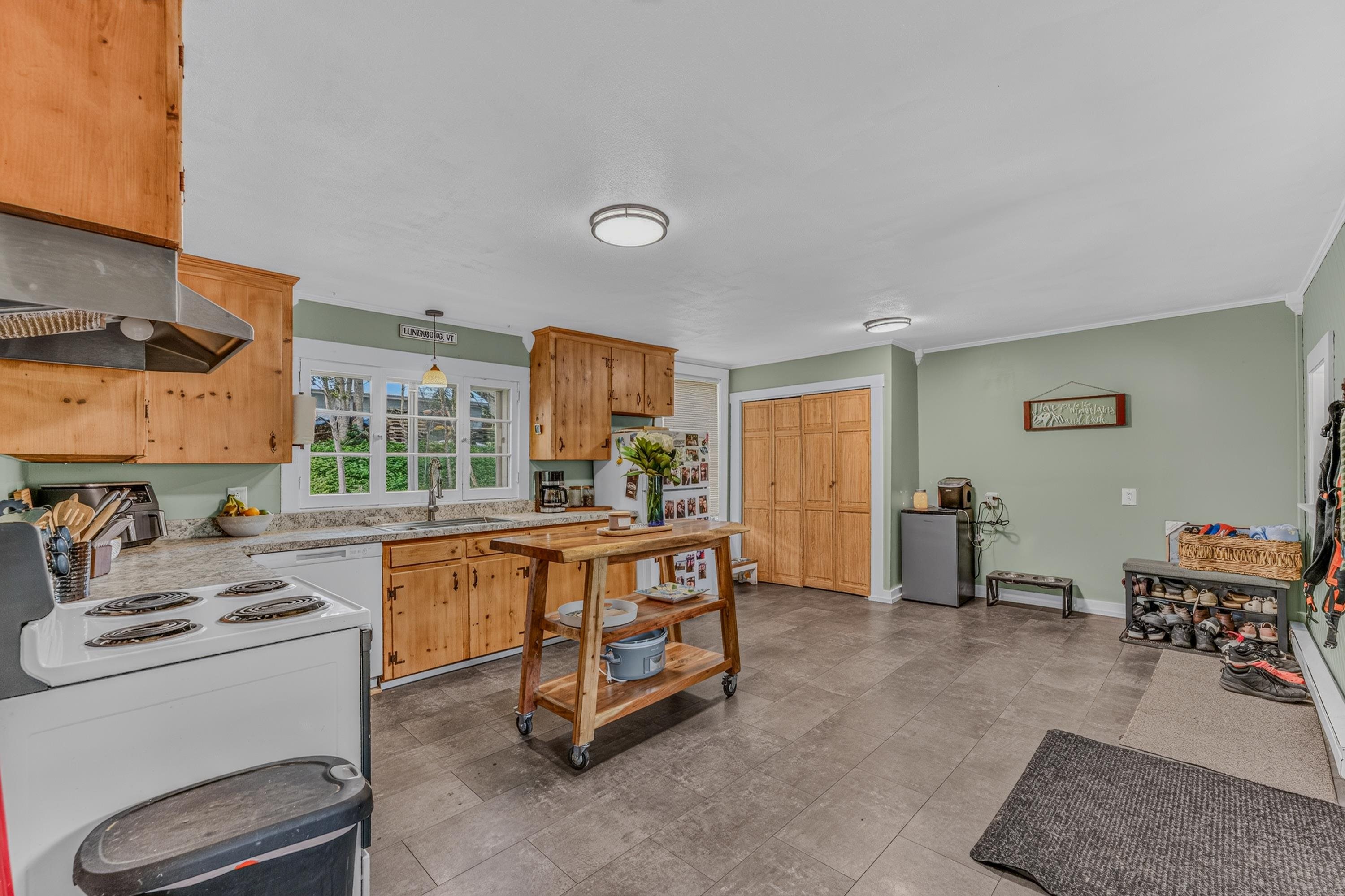 59 S. Lunenburg Road Property Photo 5