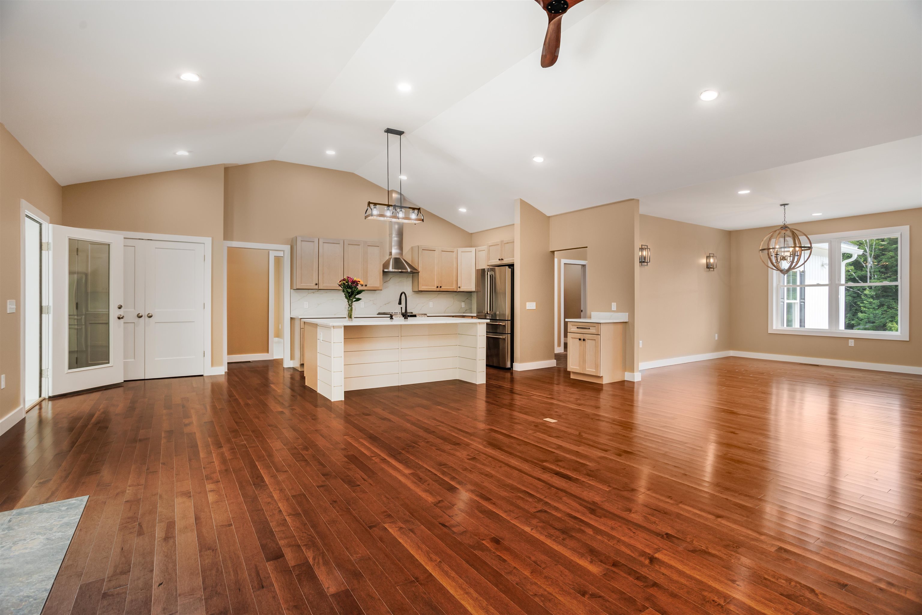 2 Elm Street Property Photo 10