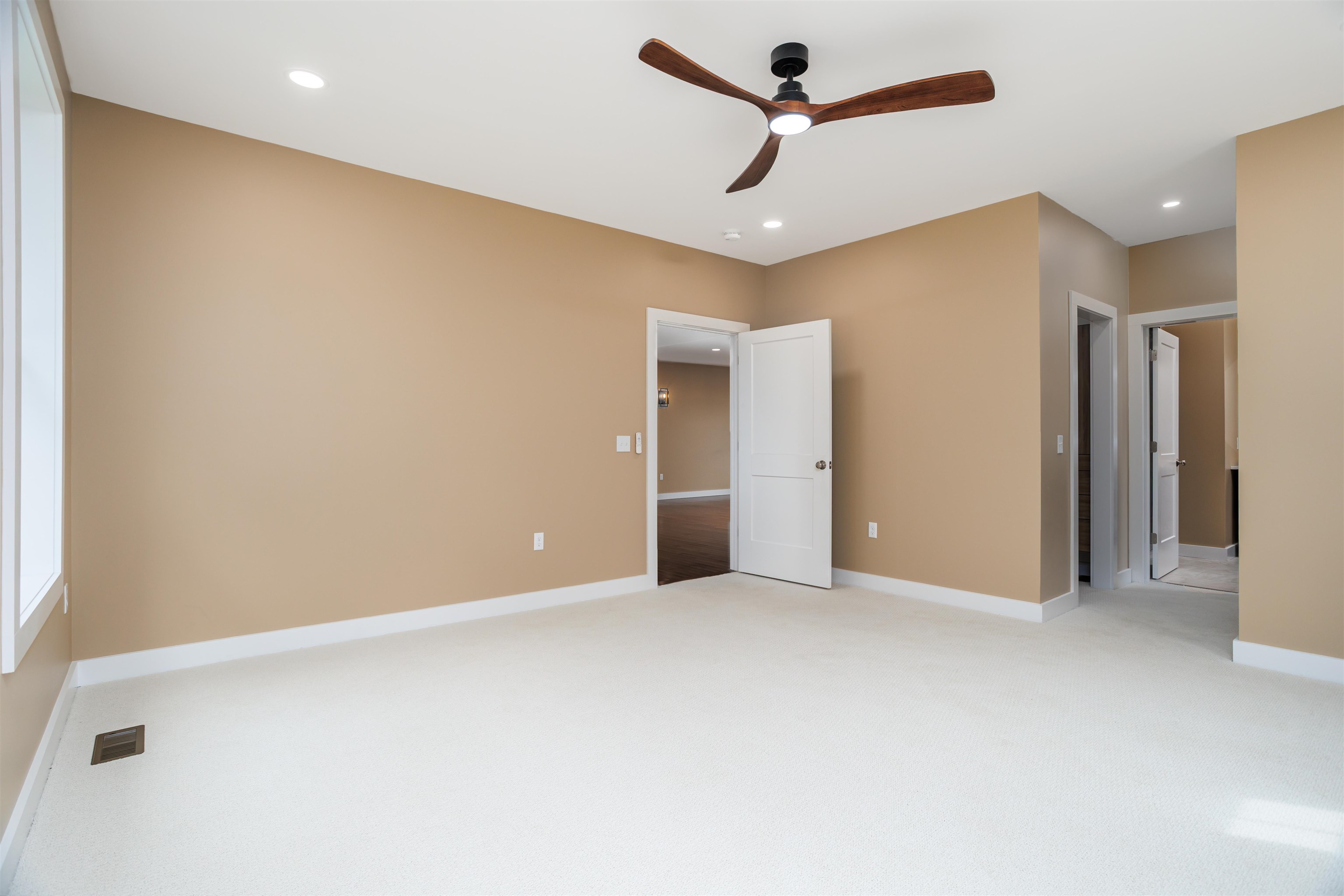 2 Elm Street Property Photo 21
