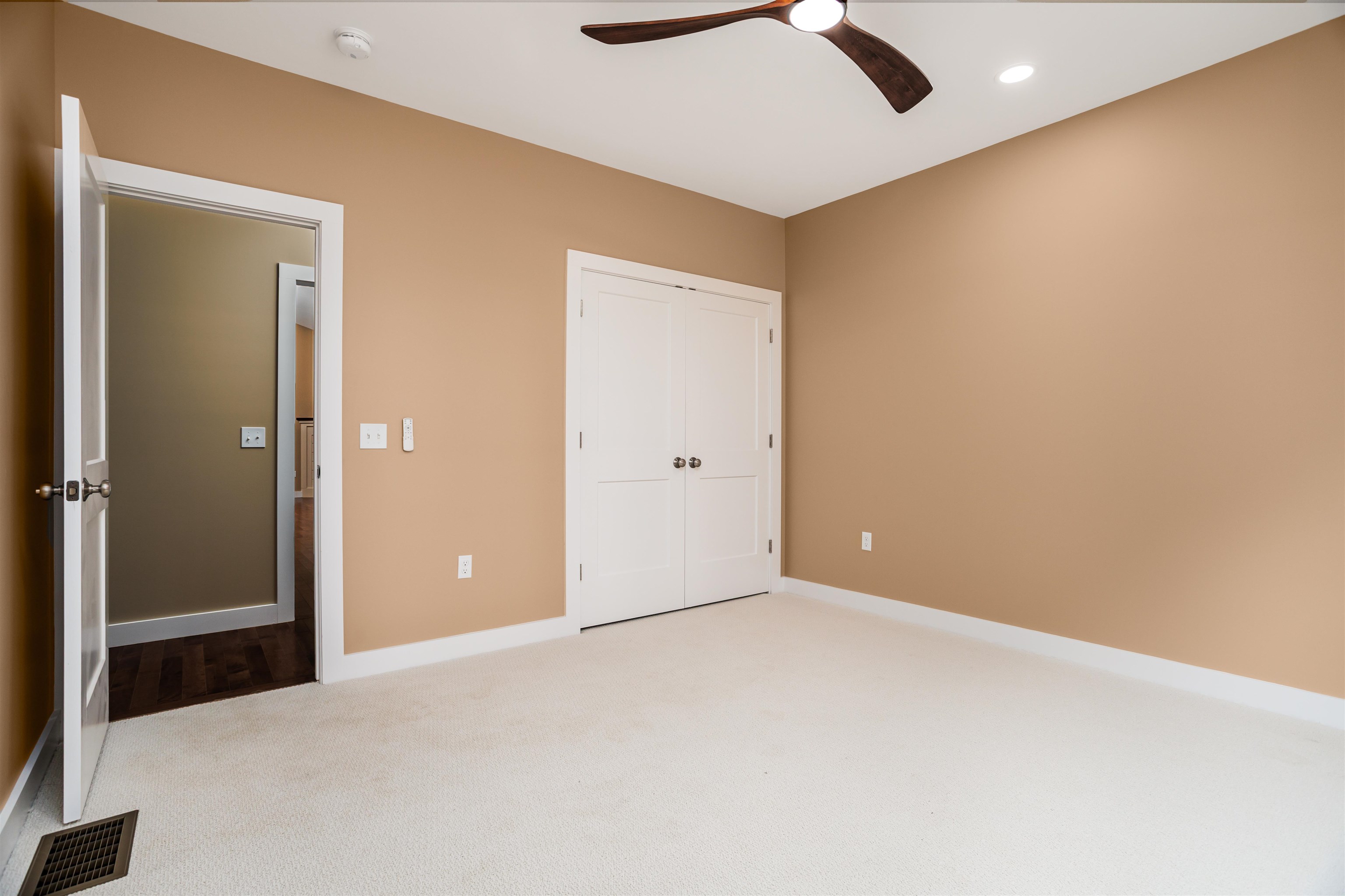 2 Elm Street Property Photo 34