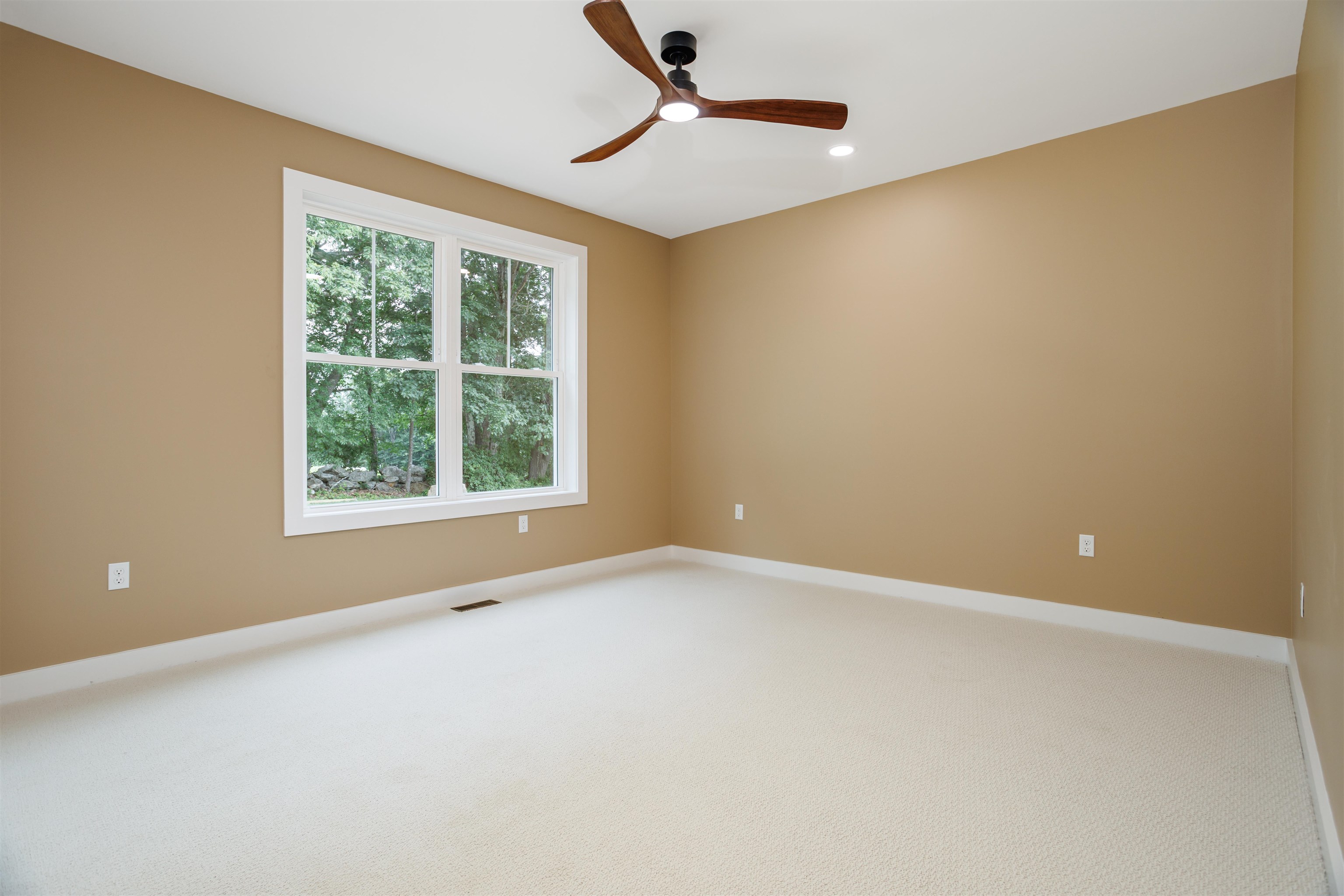 2 Elm Street Property Photo 40