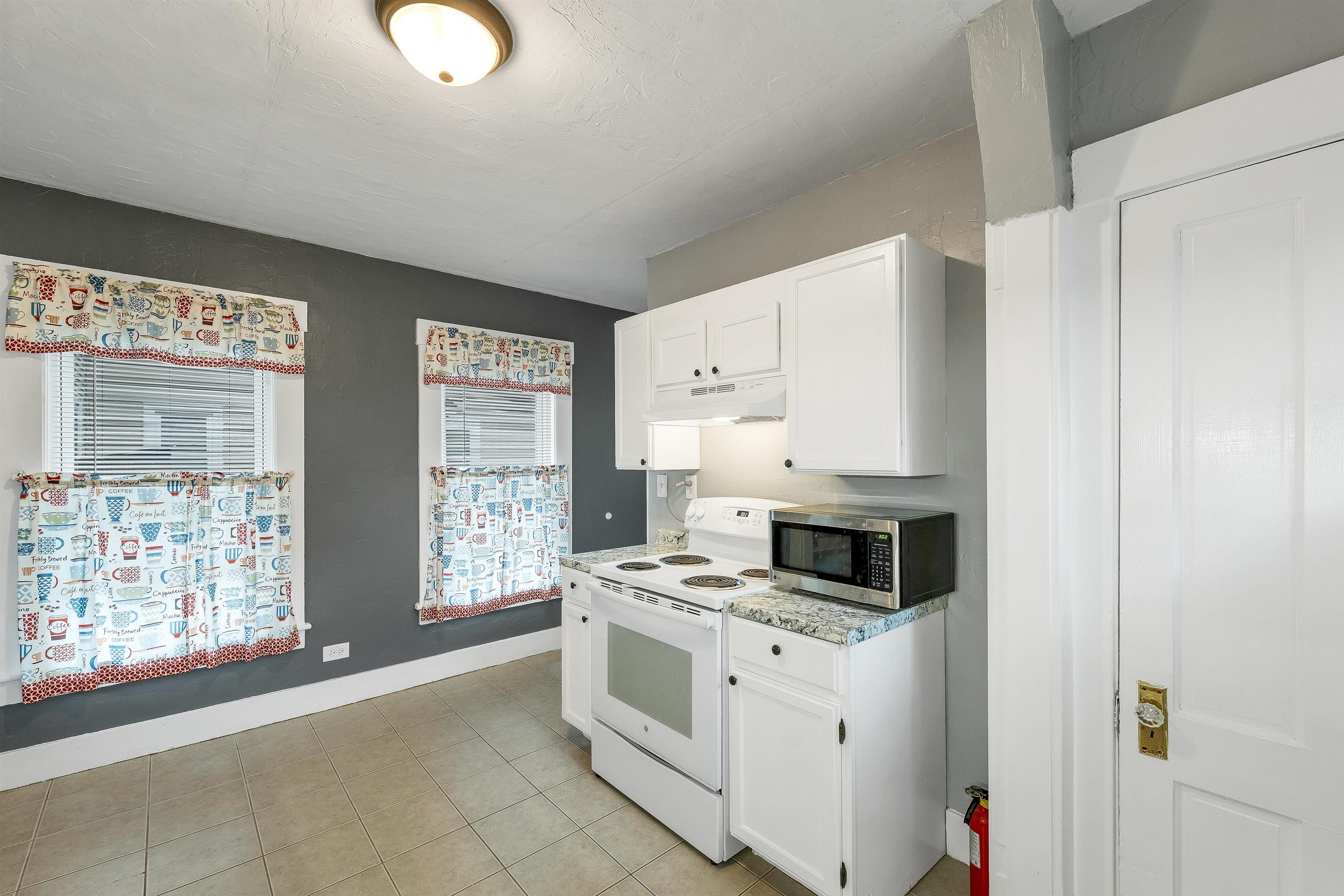 102 Franklin Street Property Photo 5