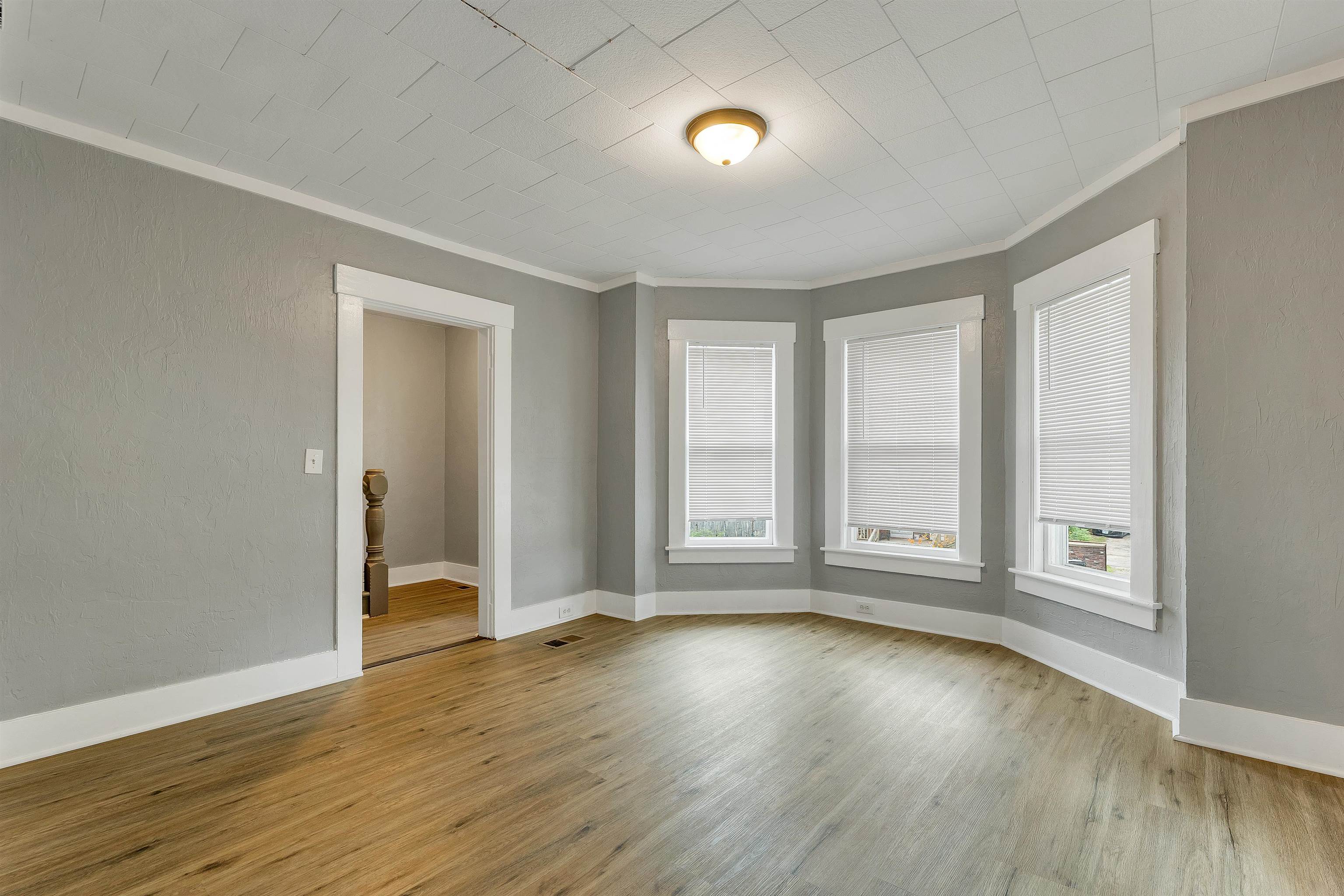 102 Franklin Street Property Photo 15