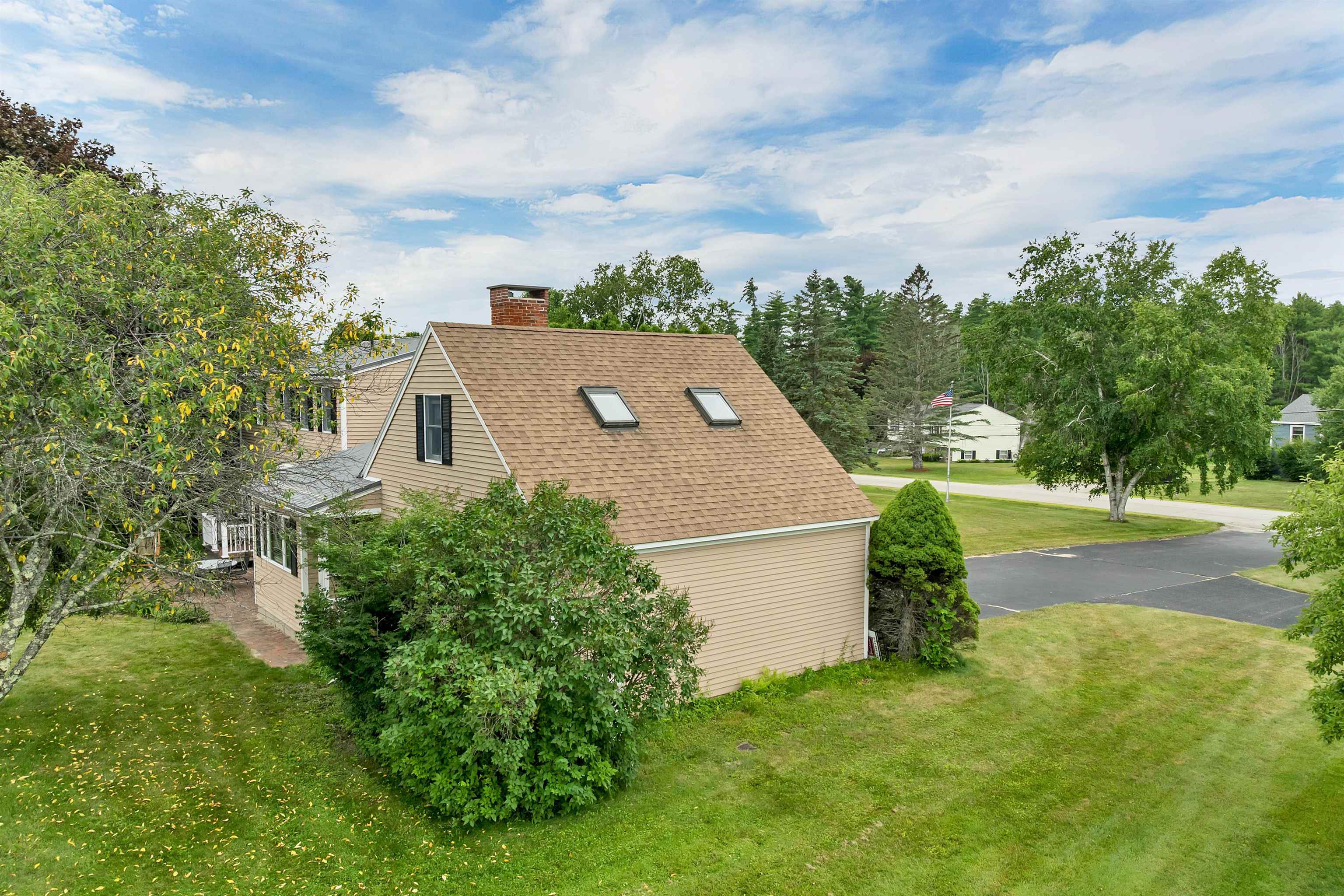 10 Old Mill Drive Property Photo 4