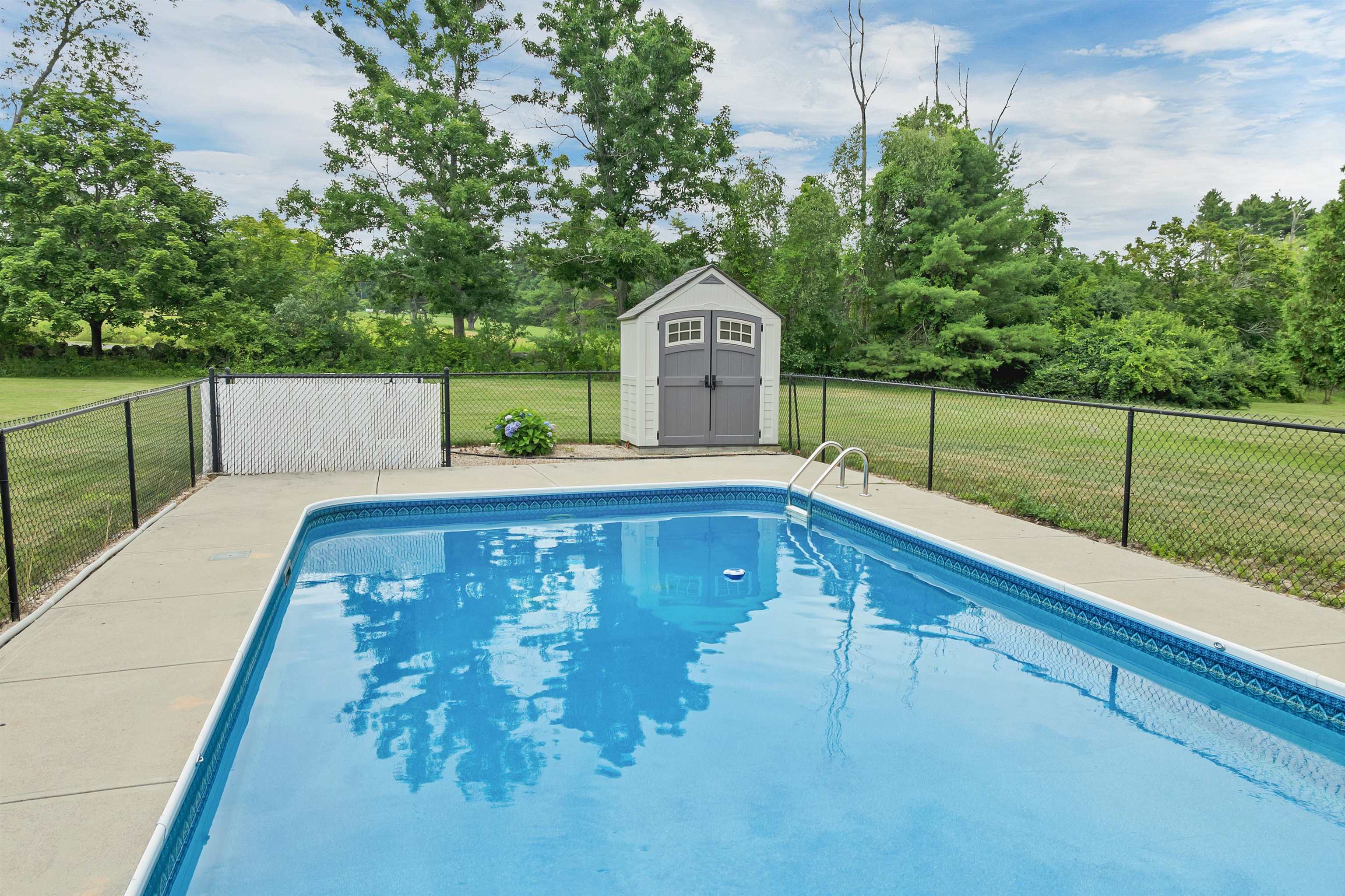 10 Old Mill Drive Property Photo 7