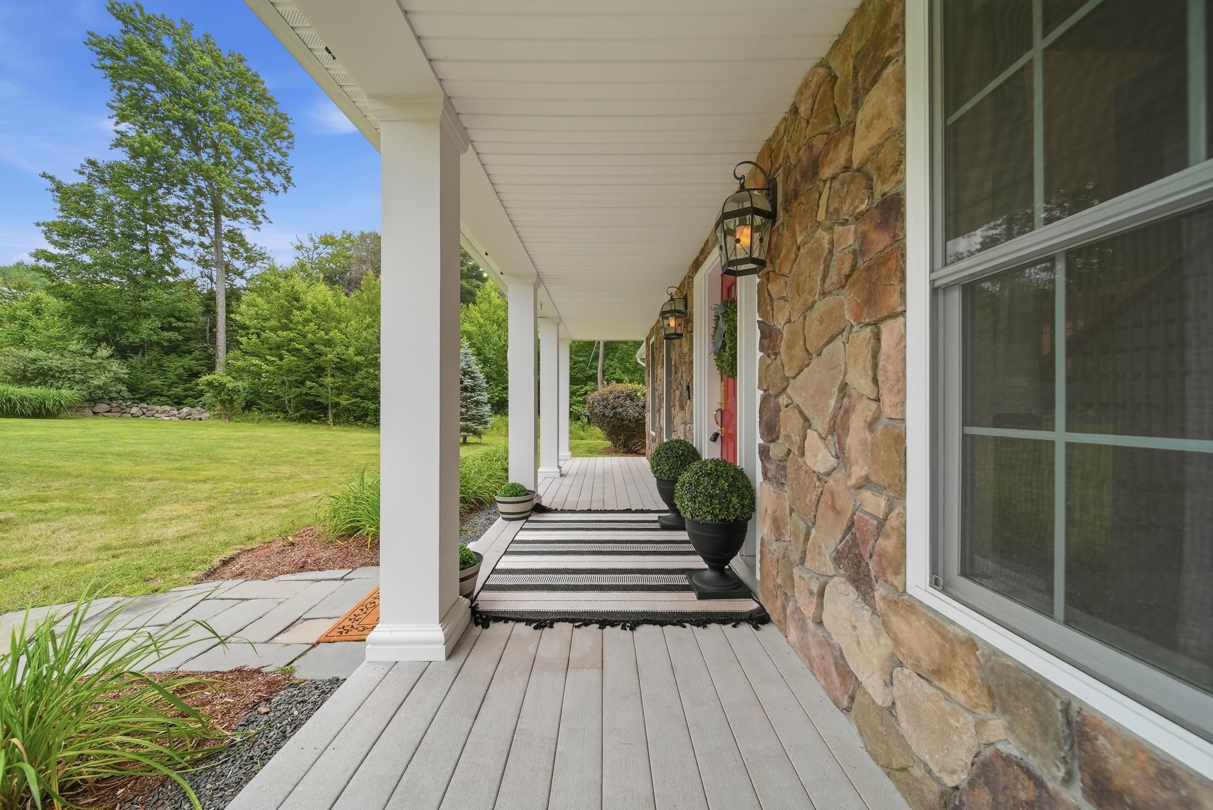 62 Monadnock Lane Property Photo 3