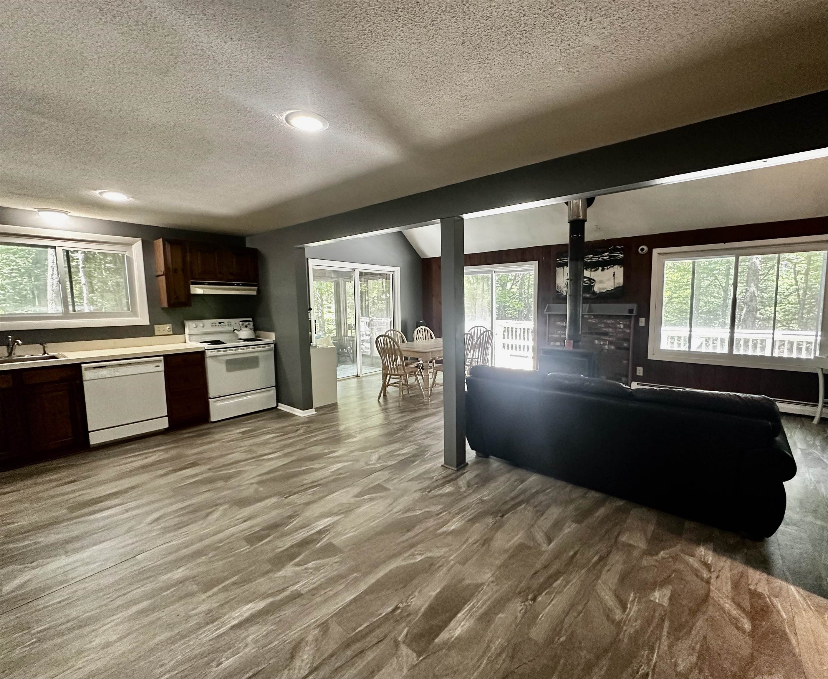 9 Crestbrook Place Property Photo 3
