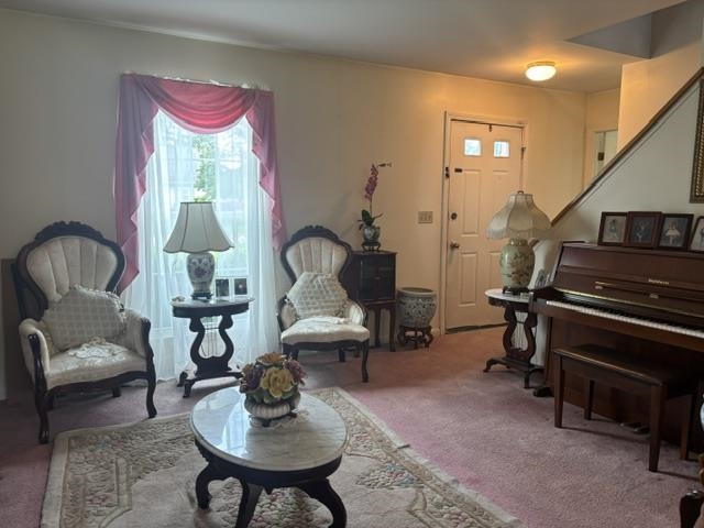 250 Isham Circle Property Photo 4