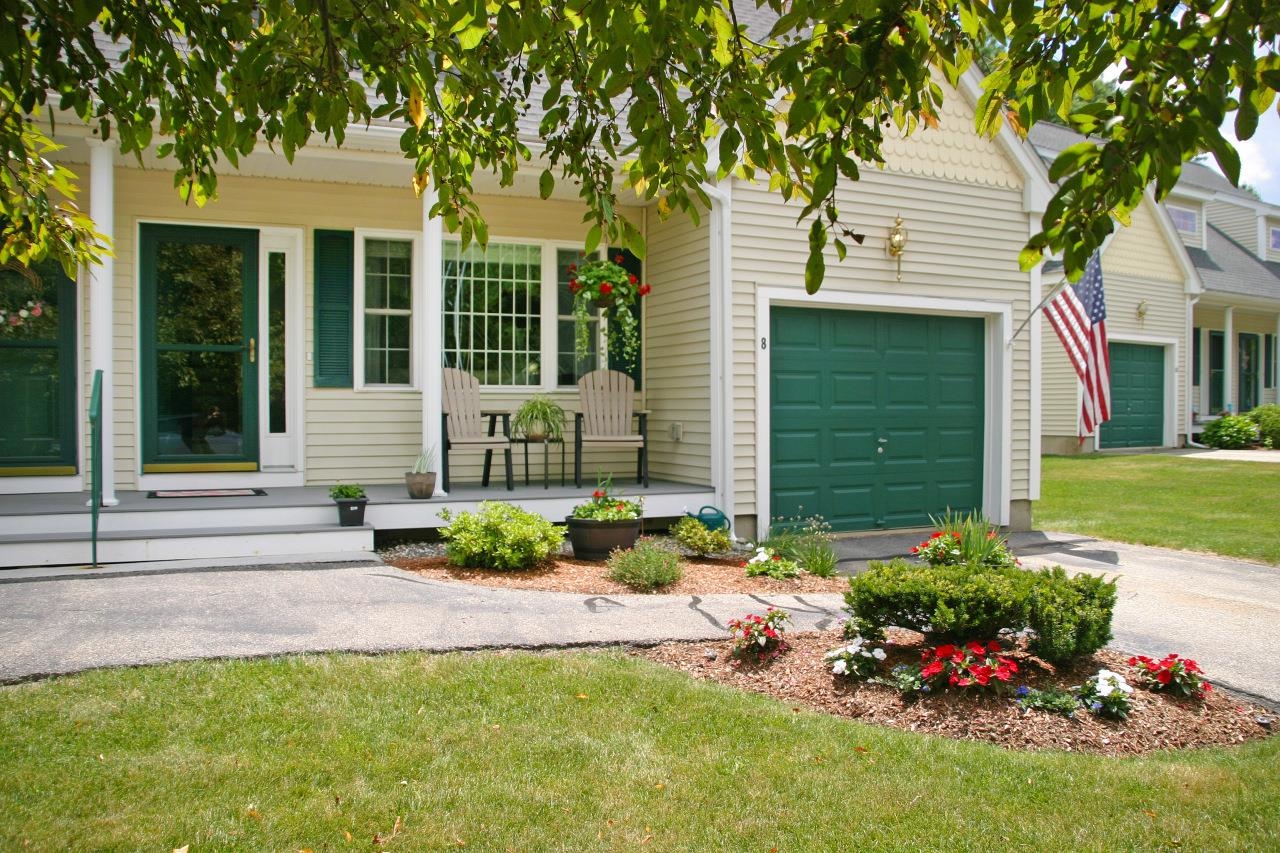 8 Royal Lane Property Photo 2