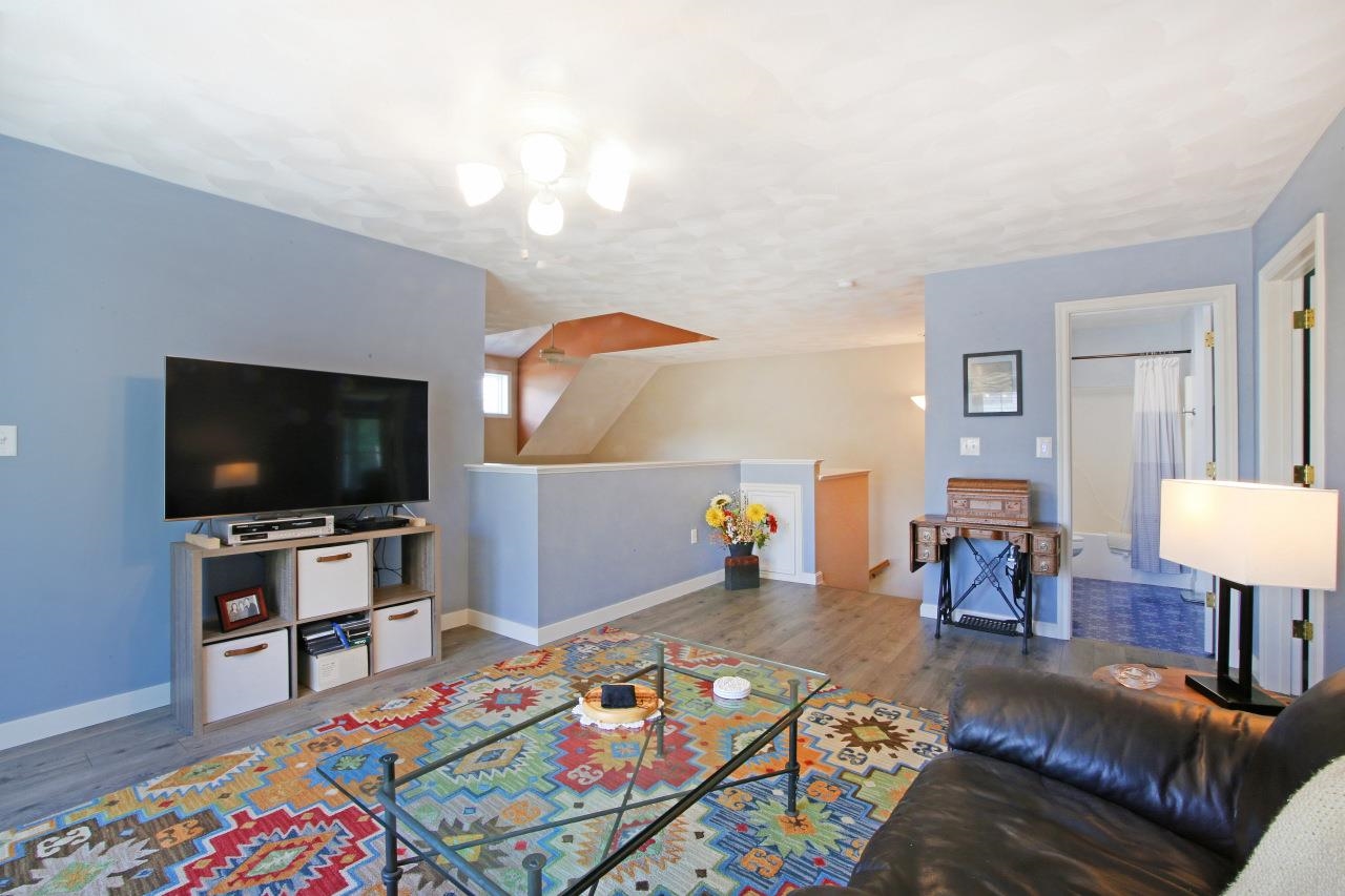 8 Royal Lane Property Photo 33