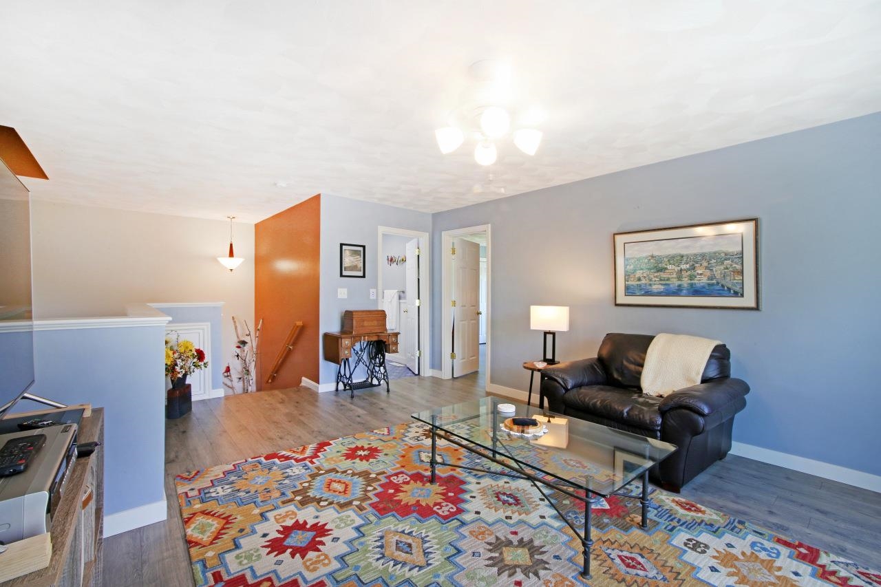 8 Royal Lane Property Photo 37