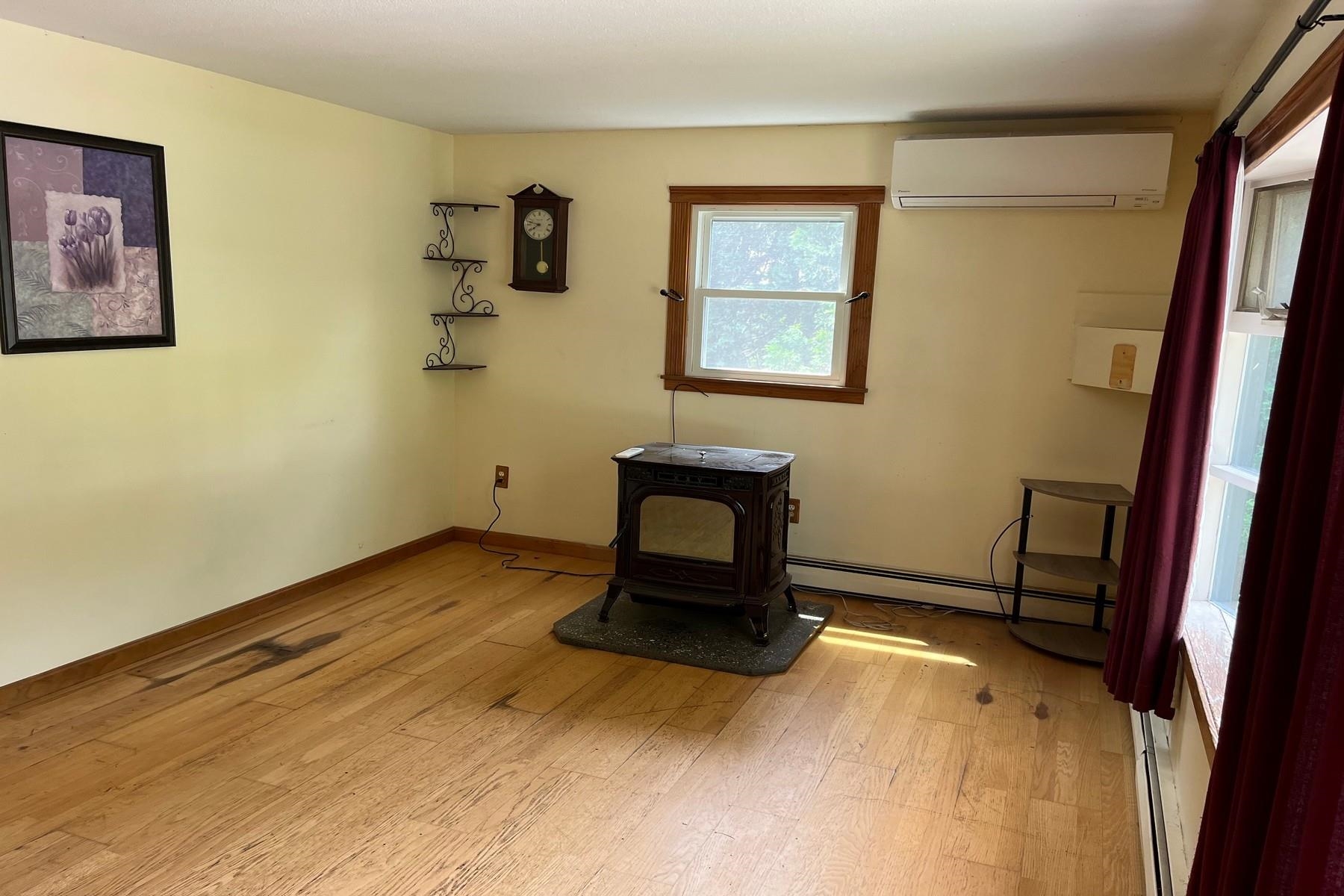 168 Lincoln Avenue Property Photo 8