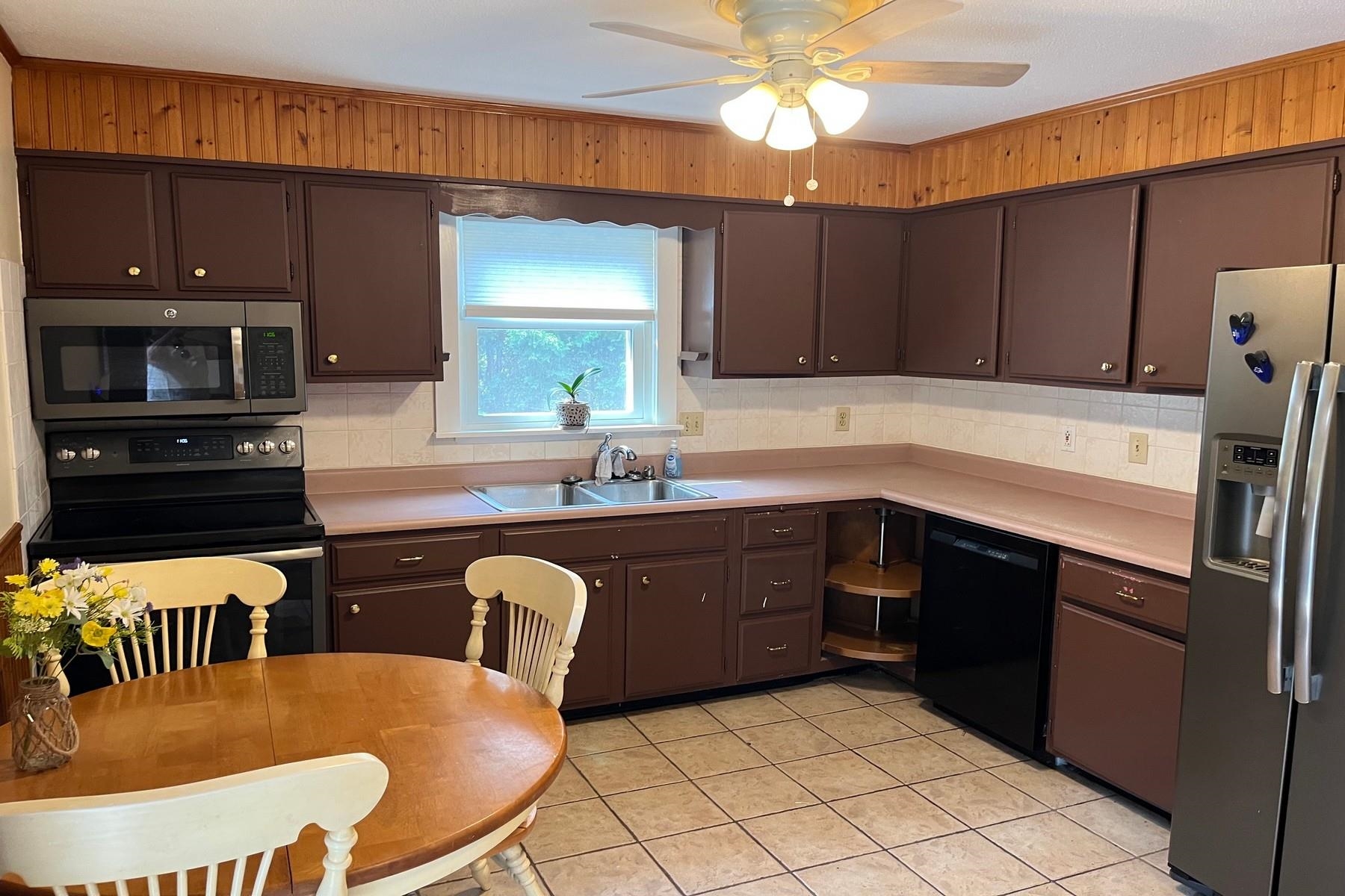 168 Lincoln Avenue Property Photo 11