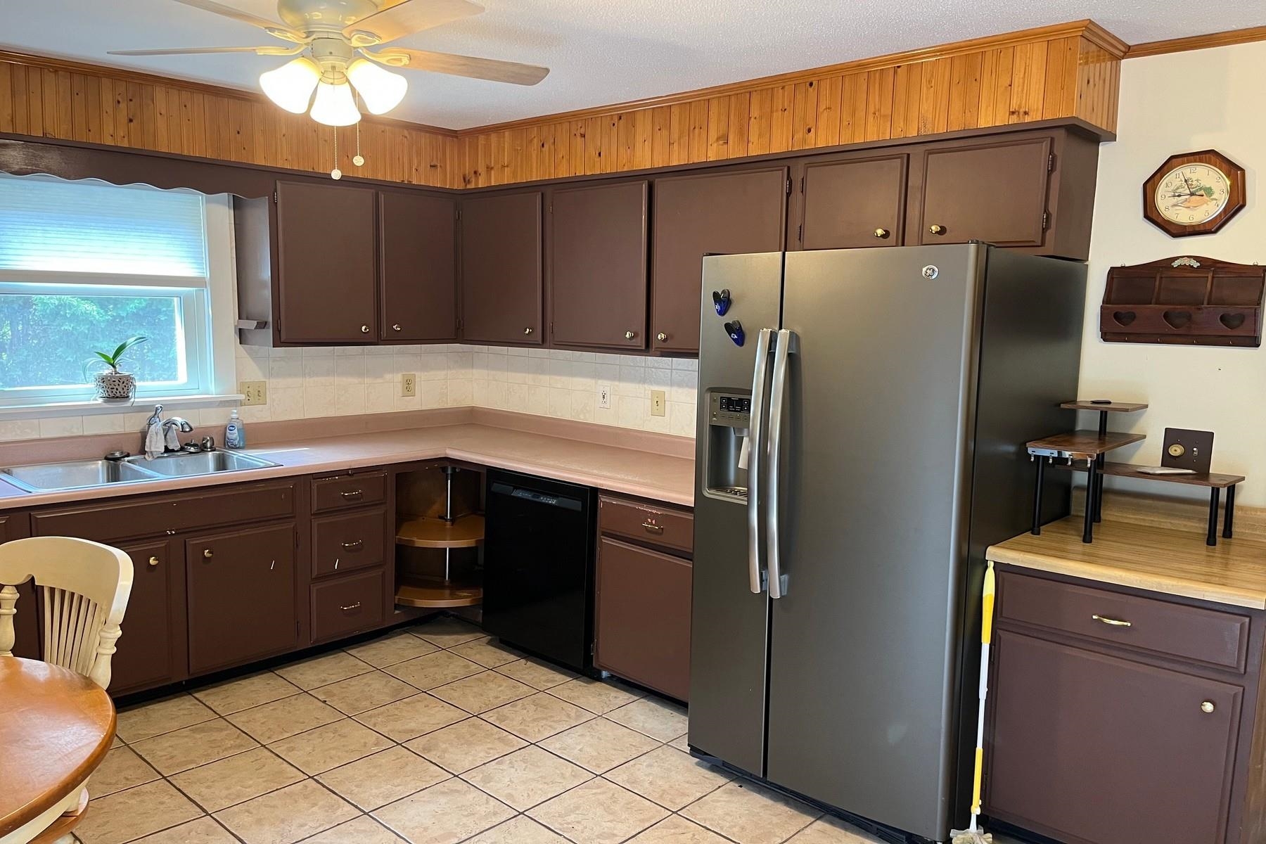 168 Lincoln Avenue Property Photo 12