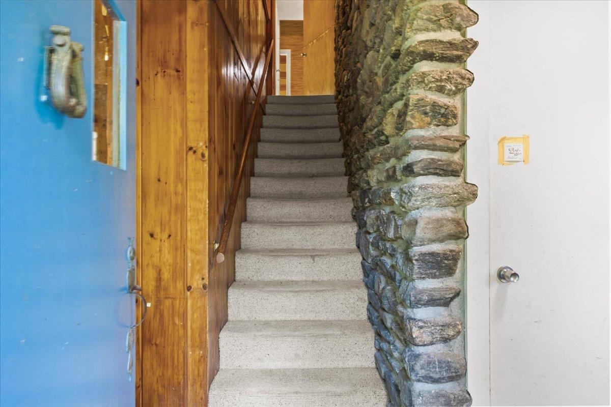 765 Upper Hollow Road Property Photo 4