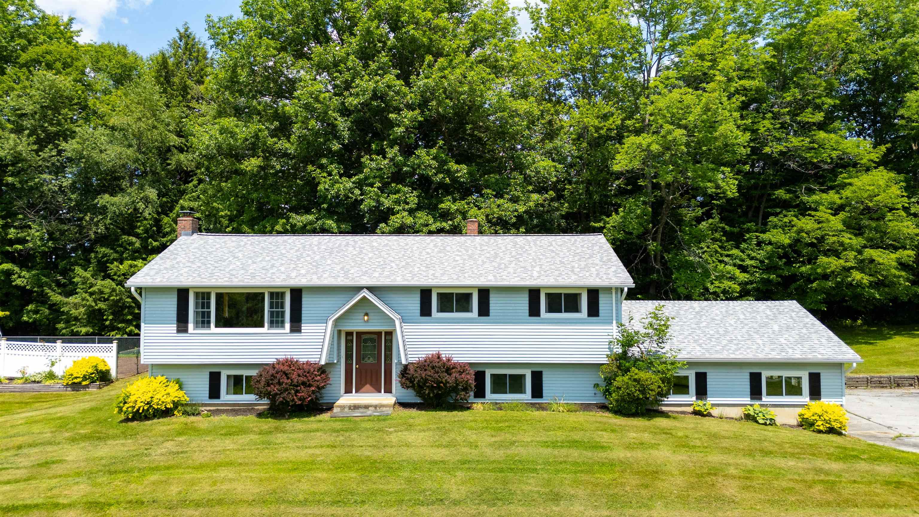 863 Perry Hill Road Property Photo 1