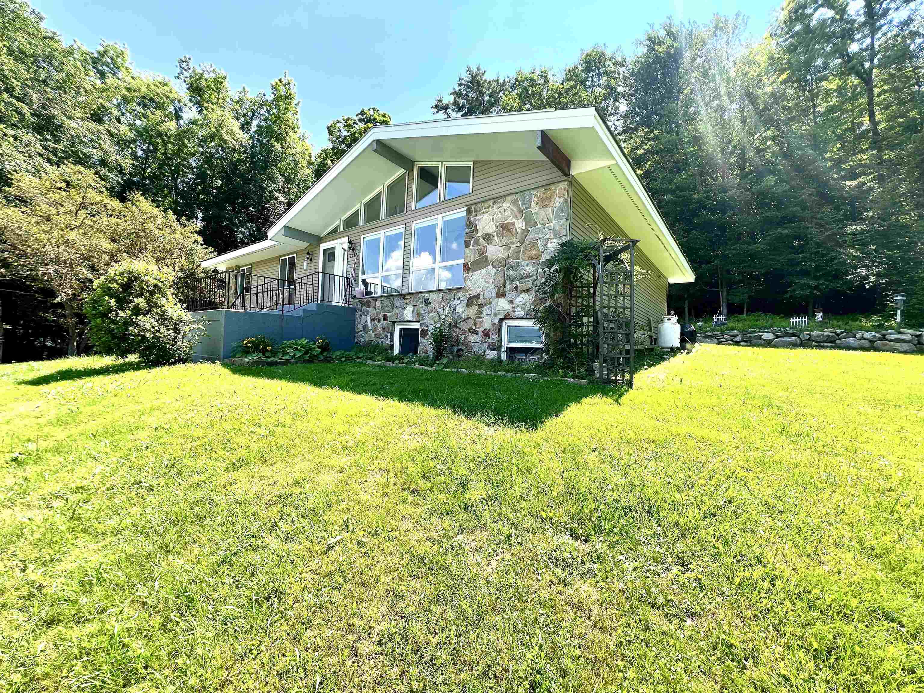1214 Campbell Road Property Photo 5