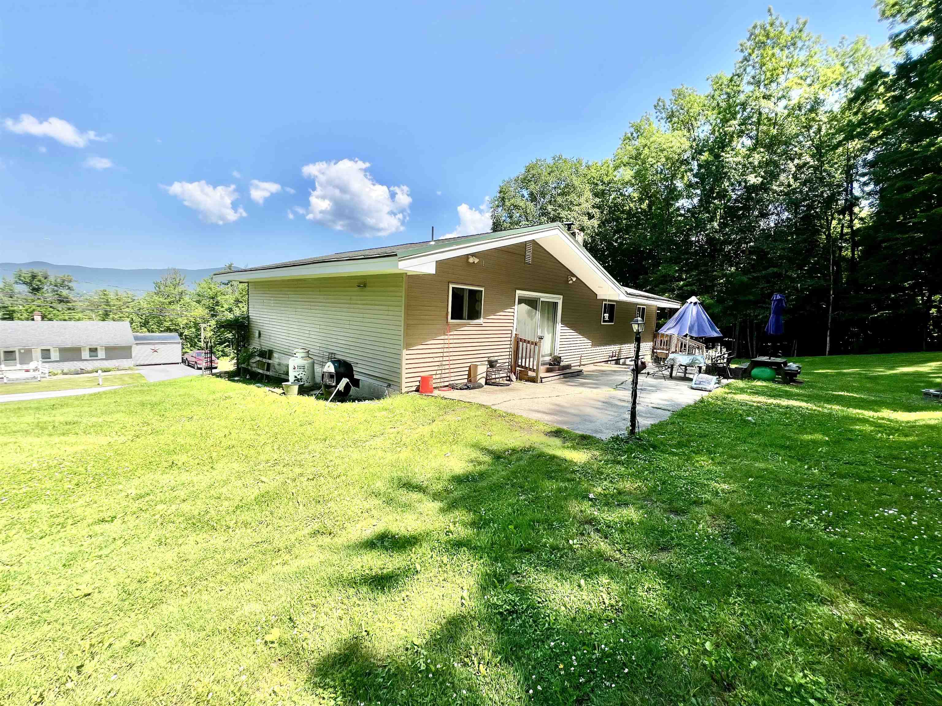 1214 Campbell Road Property Photo 7