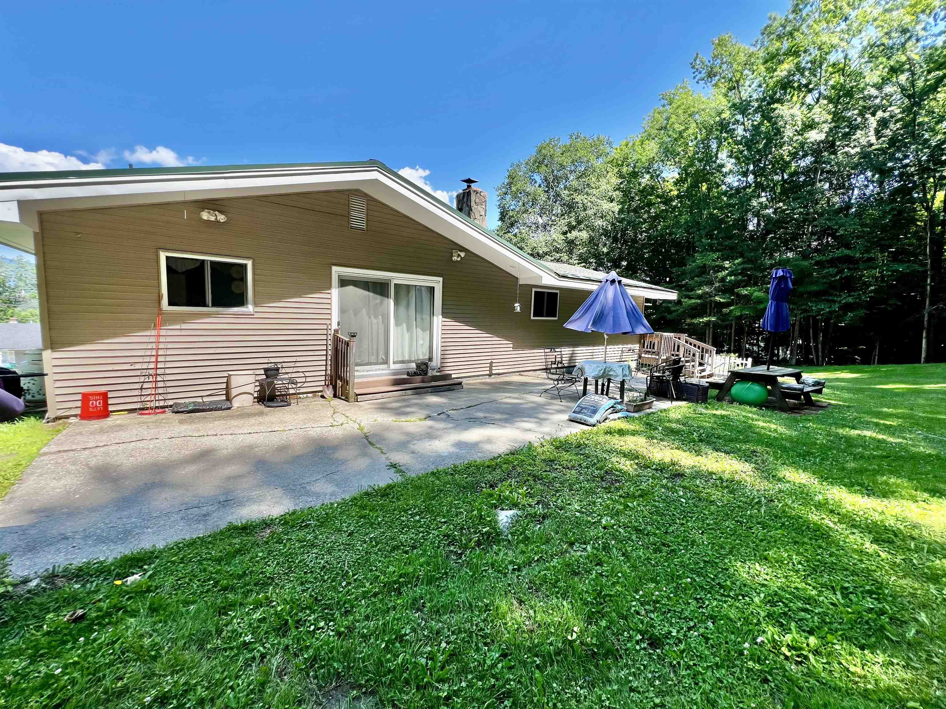 1214 Campbell Road Property Photo 8
