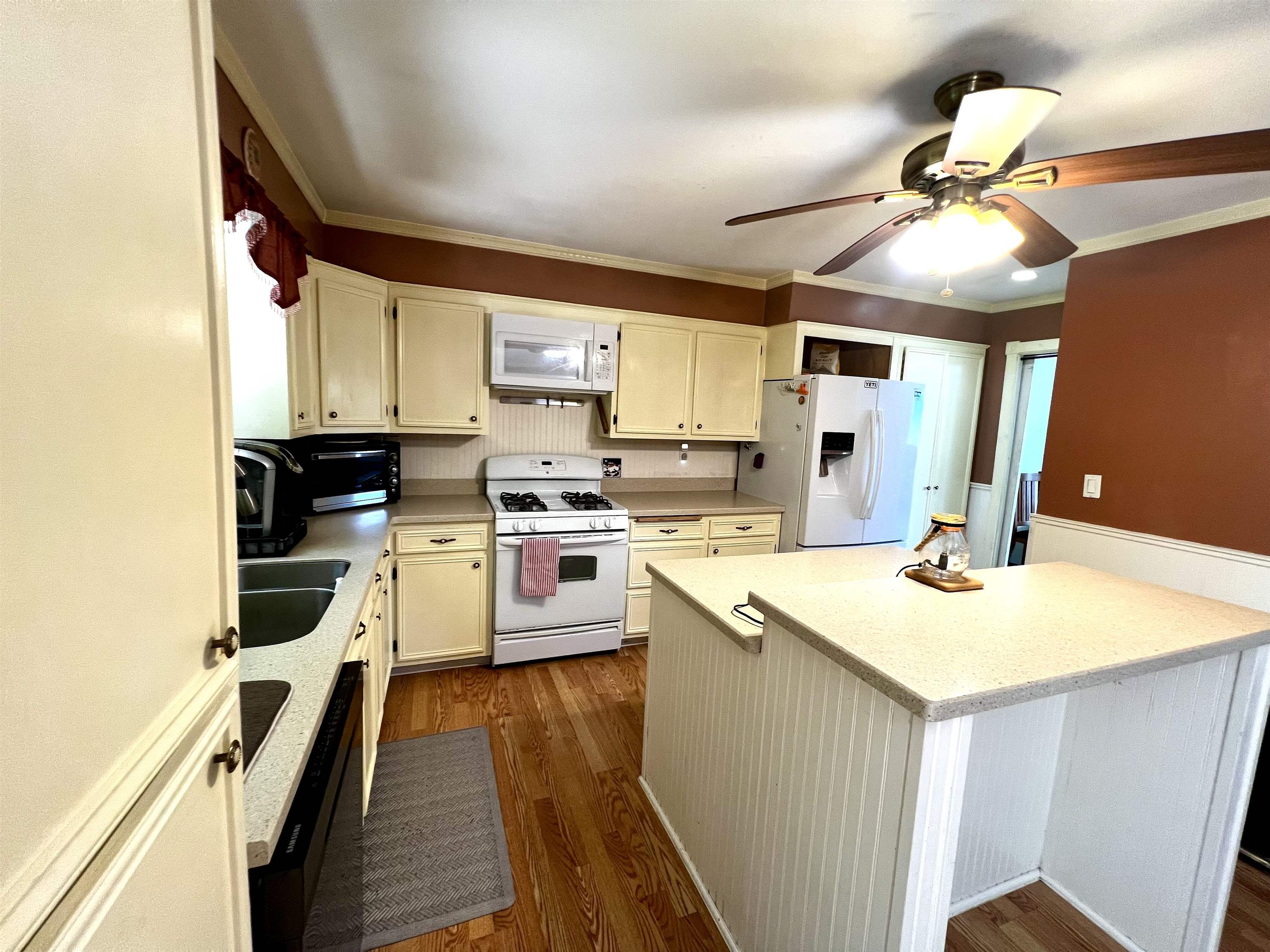 1214 Campbell Road Property Photo 13