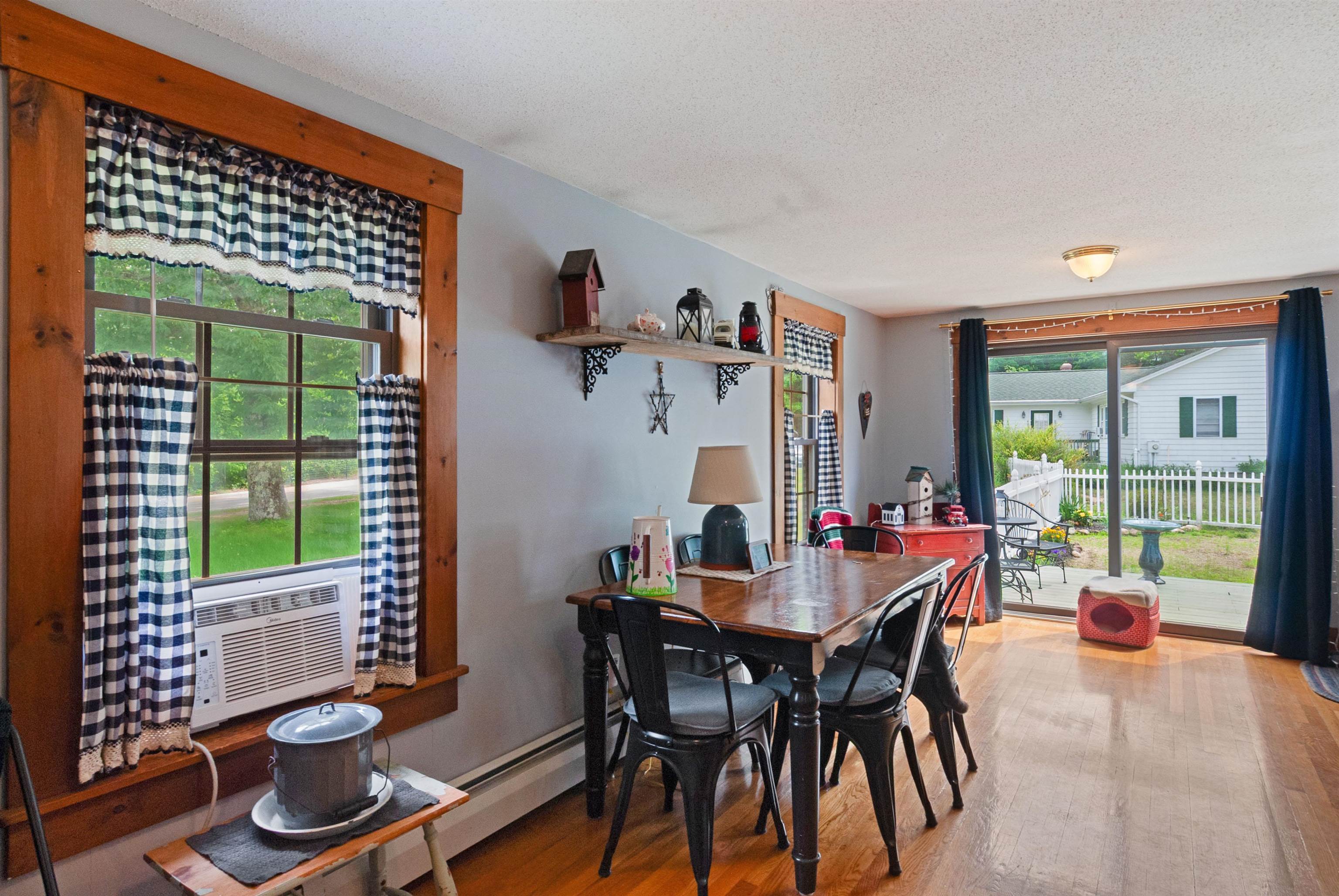 37 Tappan Street Property Photo 32