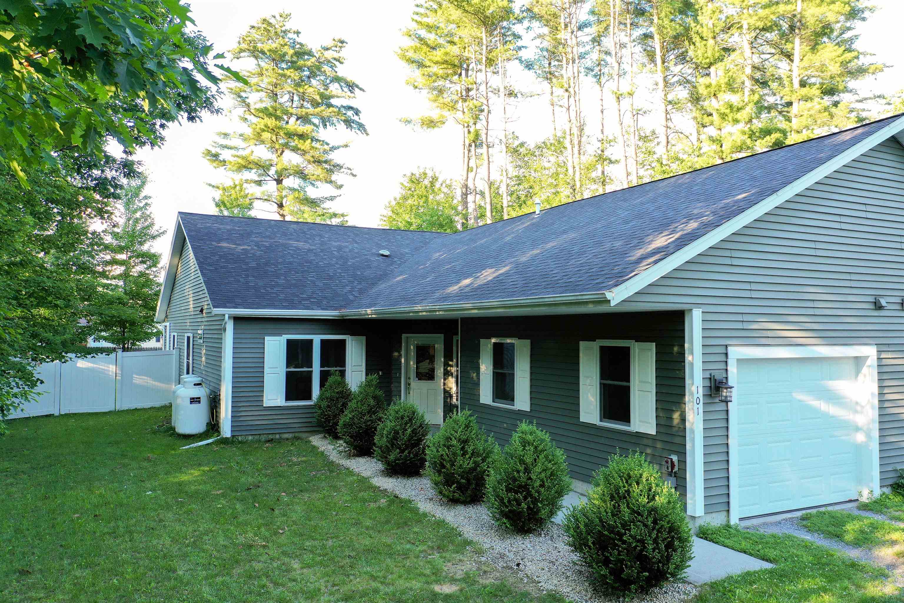 27 Willys Lane Property Photo 1