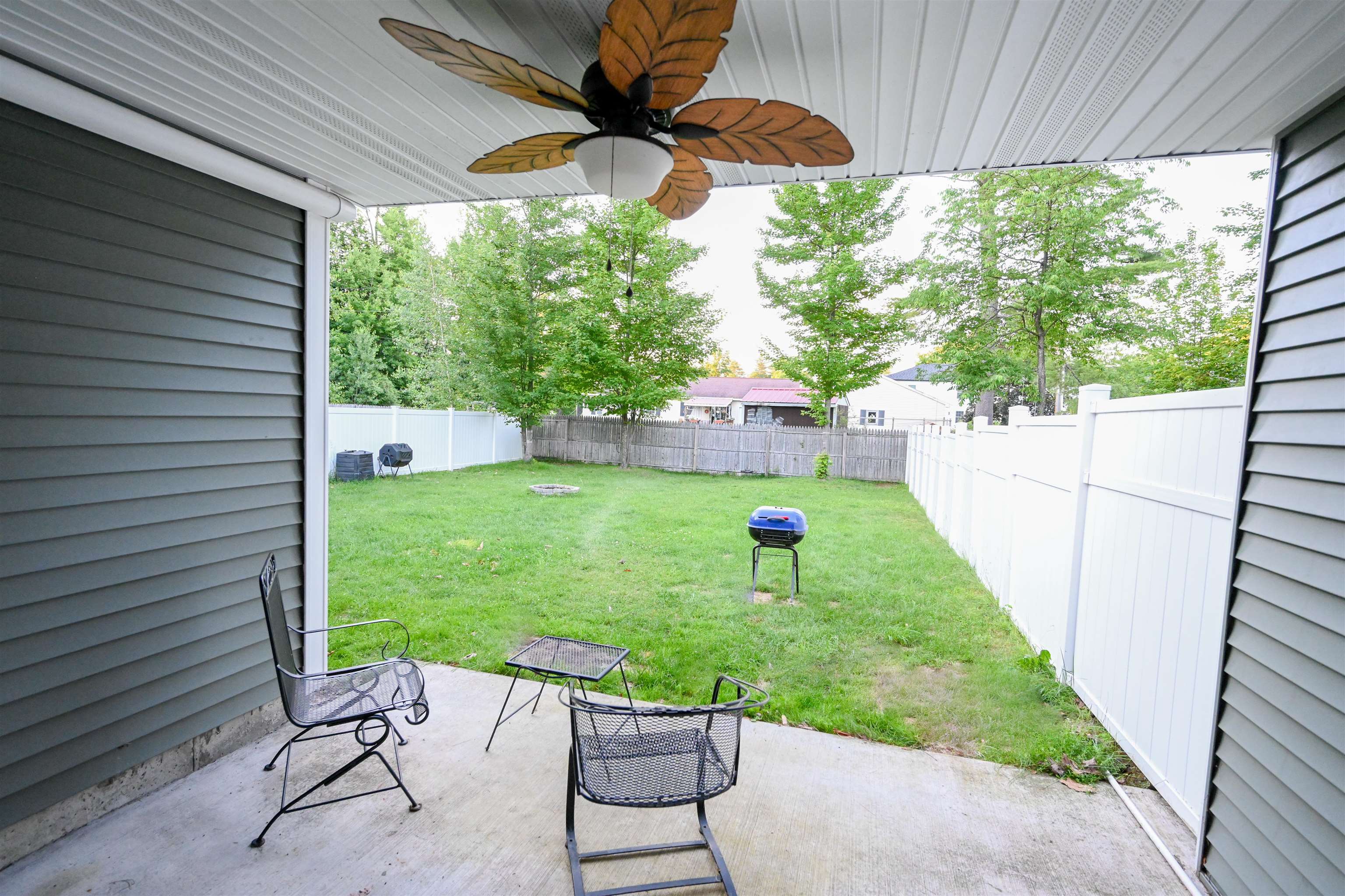 27 Willys Lane Property Photo 10