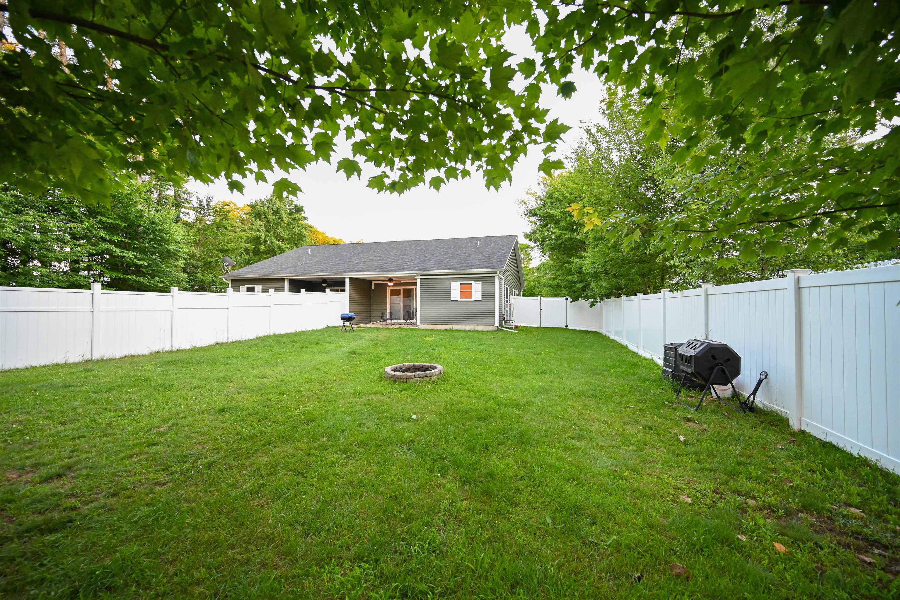 27 Willys Lane Property Photo 13