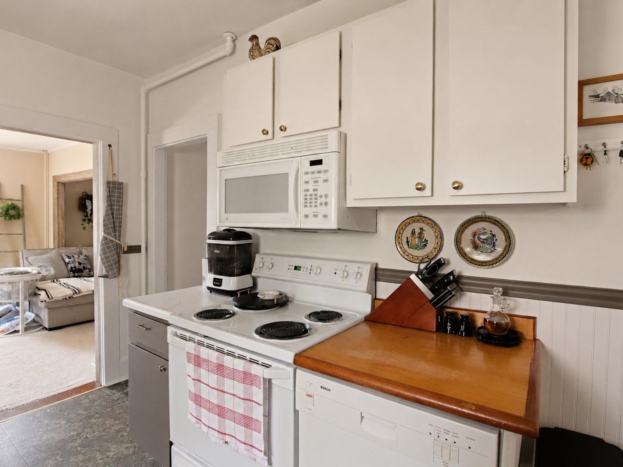 19 East Road Property Photo 4