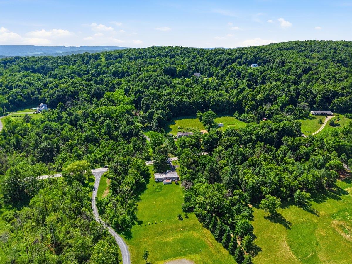 549 Houran Road Property Photo 3