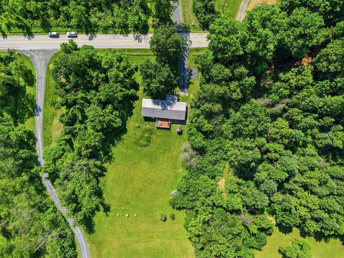 549 Houran Road Property Photo 4