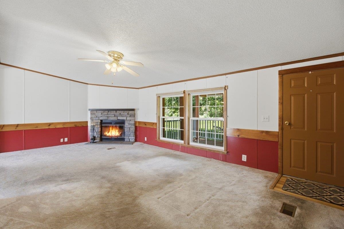 549 Houran Road Property Photo 8