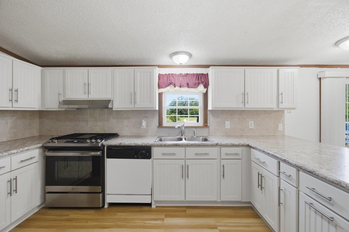 549 Houran Road Property Photo 12
