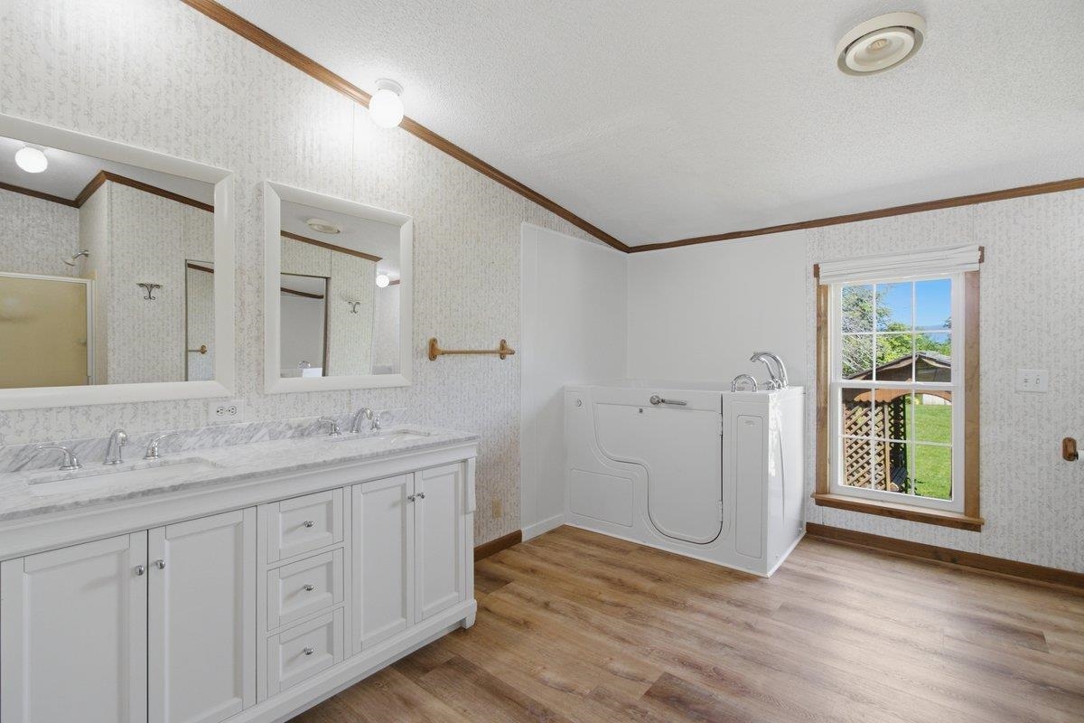 549 Houran Road Property Photo 17