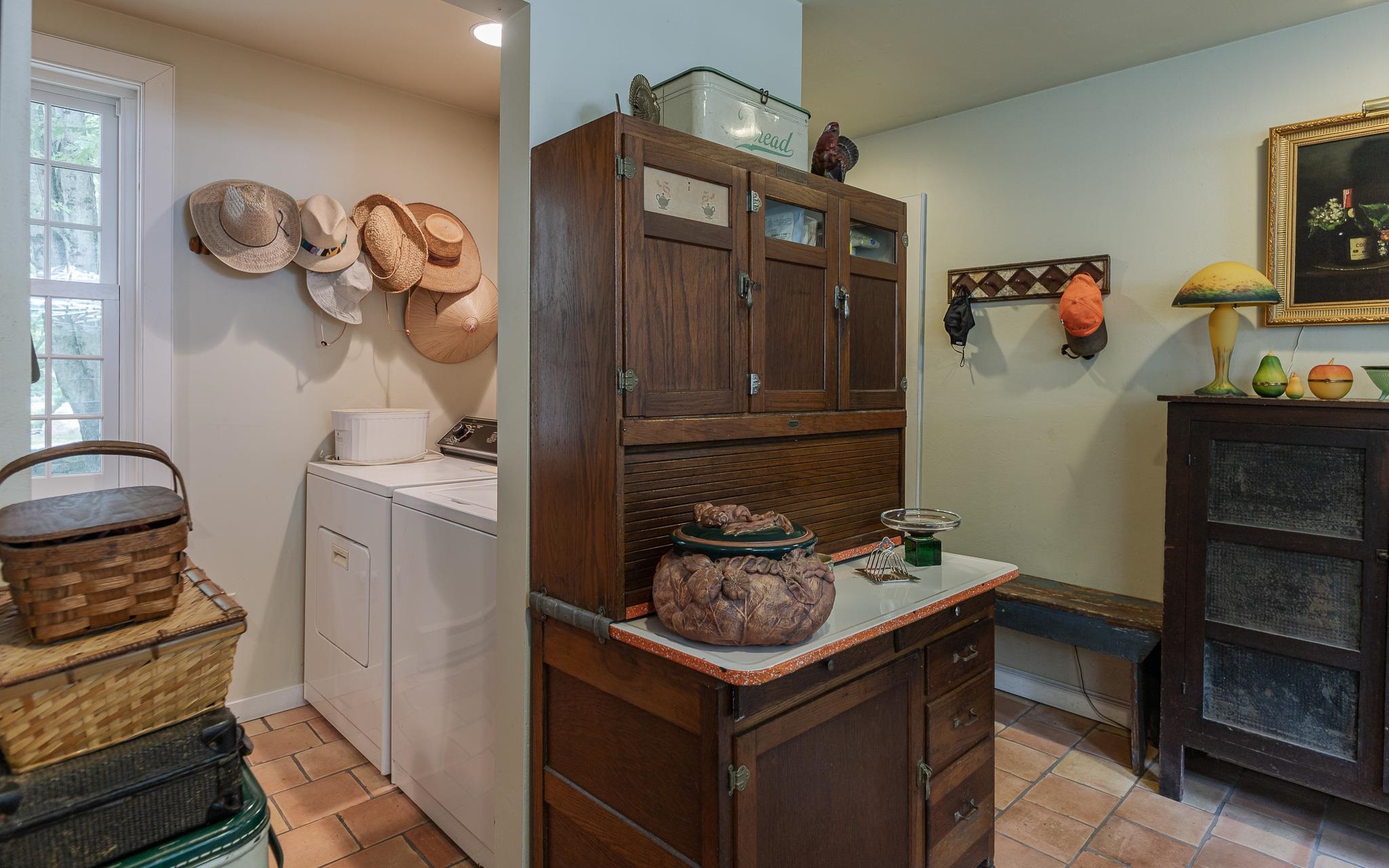 372 Hill Road Property Photo 17