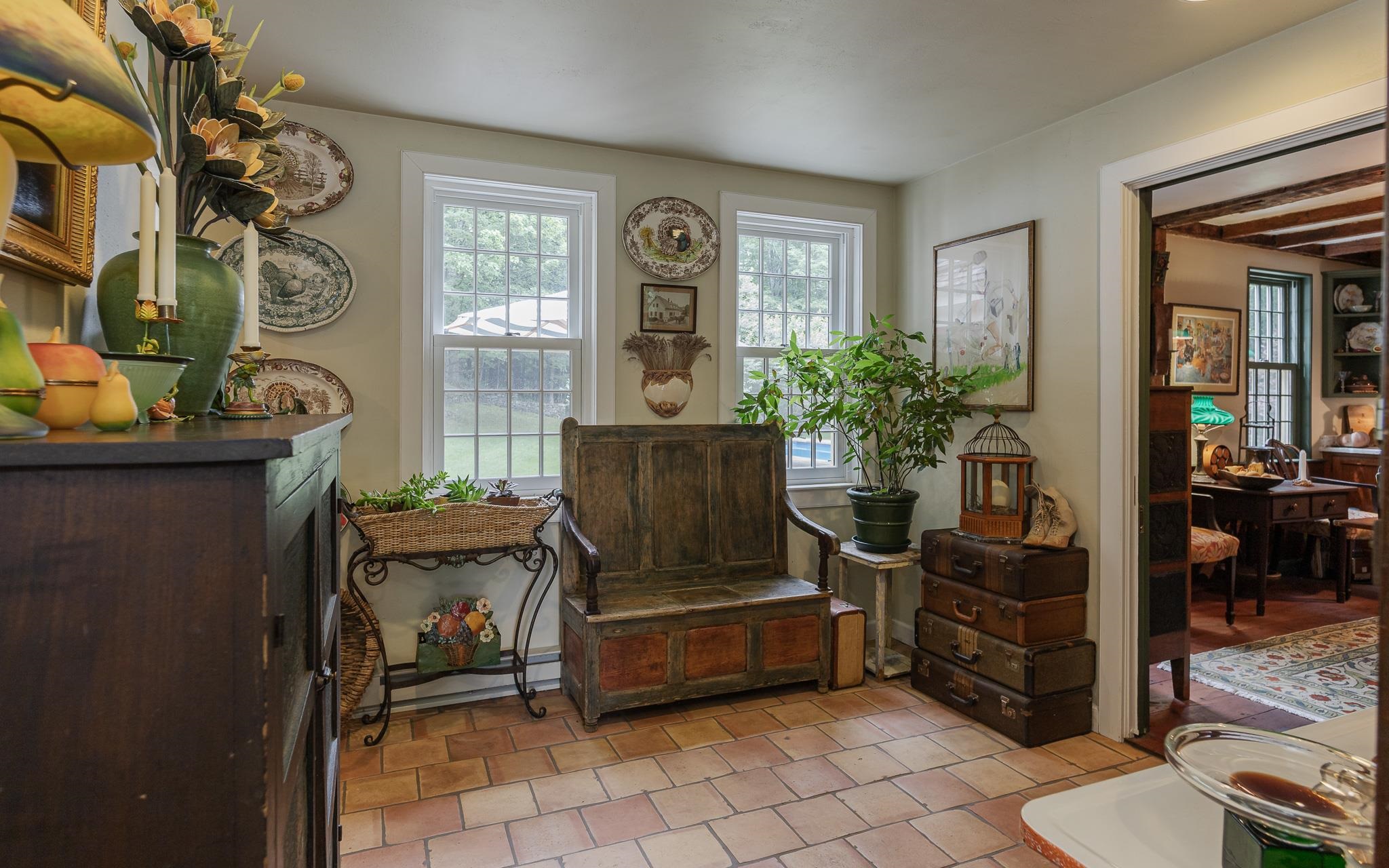 372 Hill Road Property Photo 18