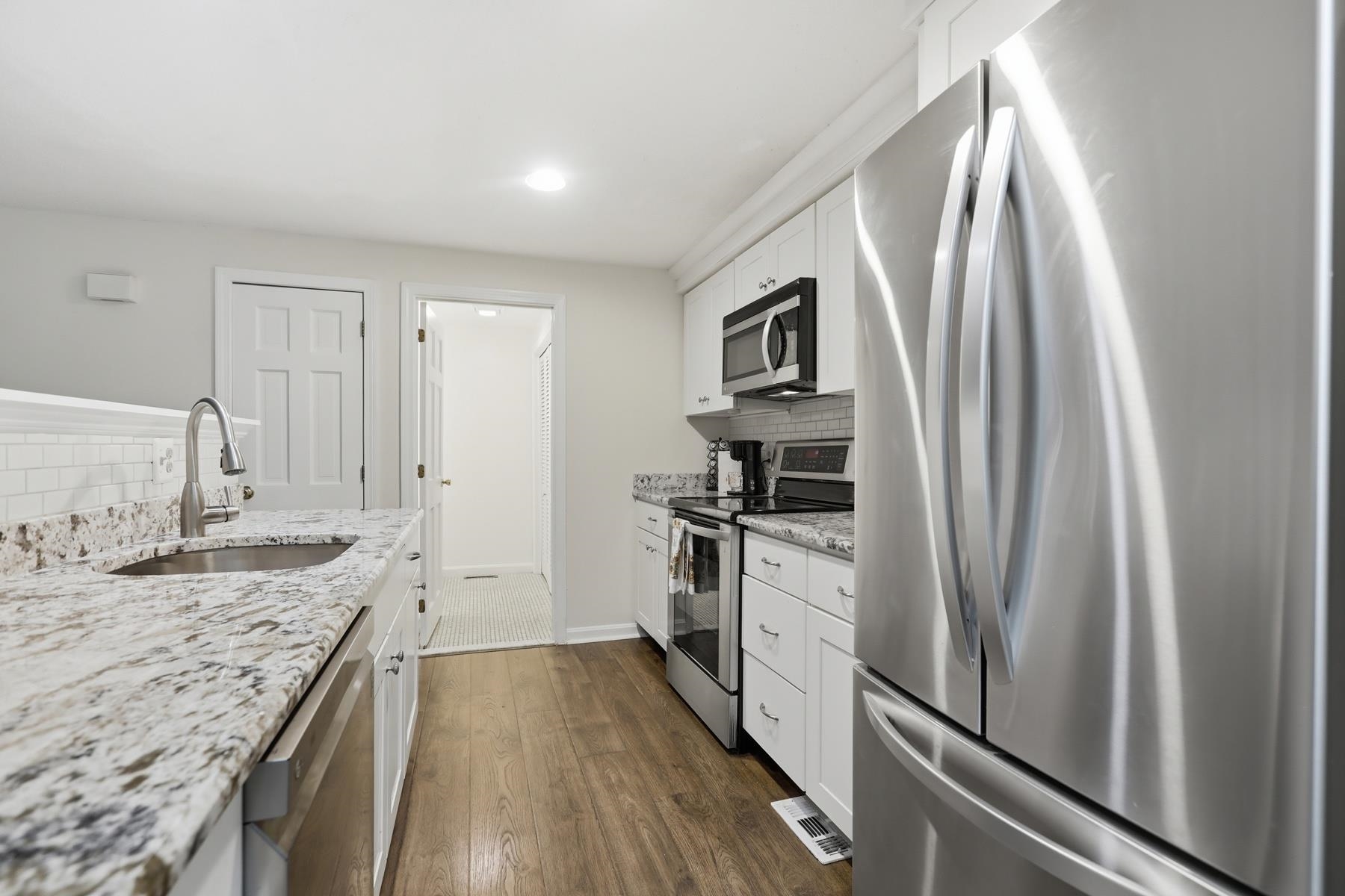 49 Stacey Circle Property Photo 5