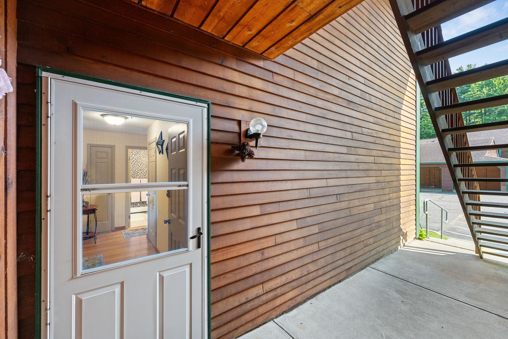 25 Baycrest Drive Property Photo 2