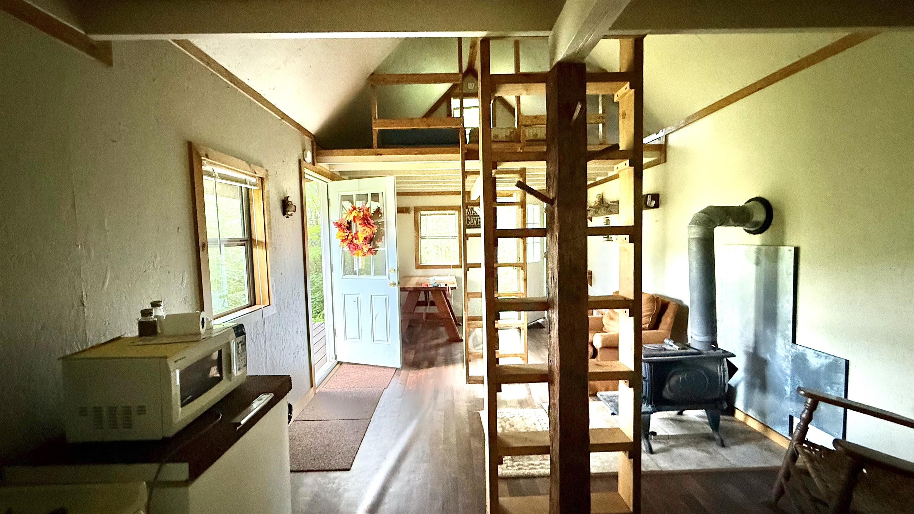 2075 Codding Hollow Road Property Photo 14